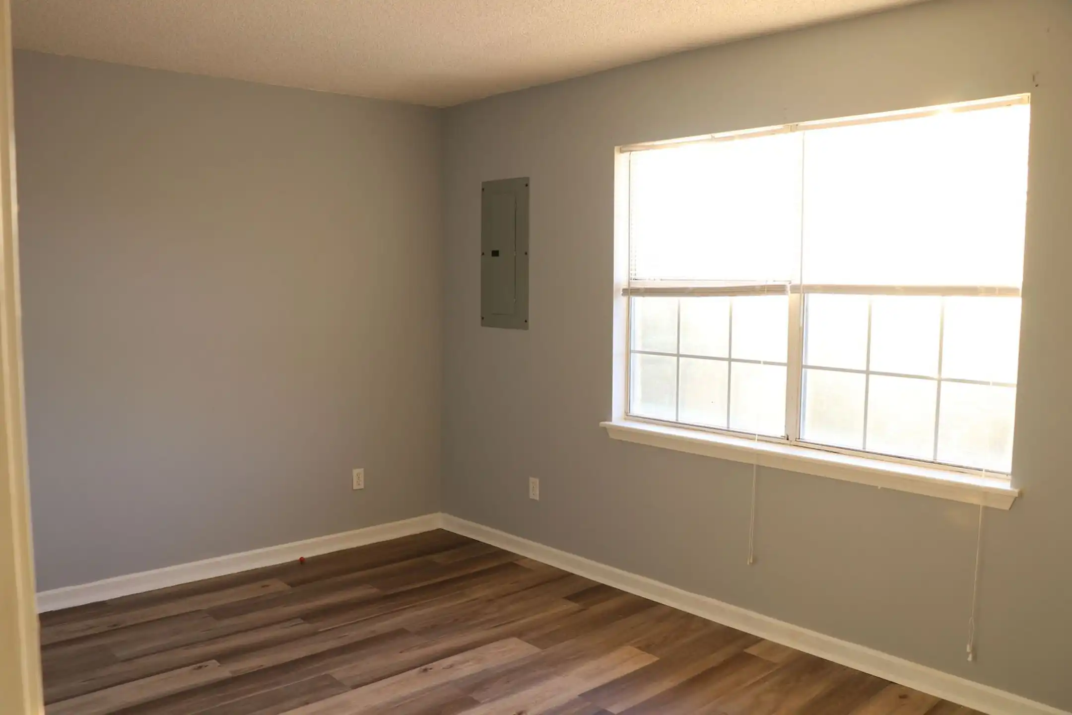 THE NEW GENERATION WHITE HALL AR visual data 5