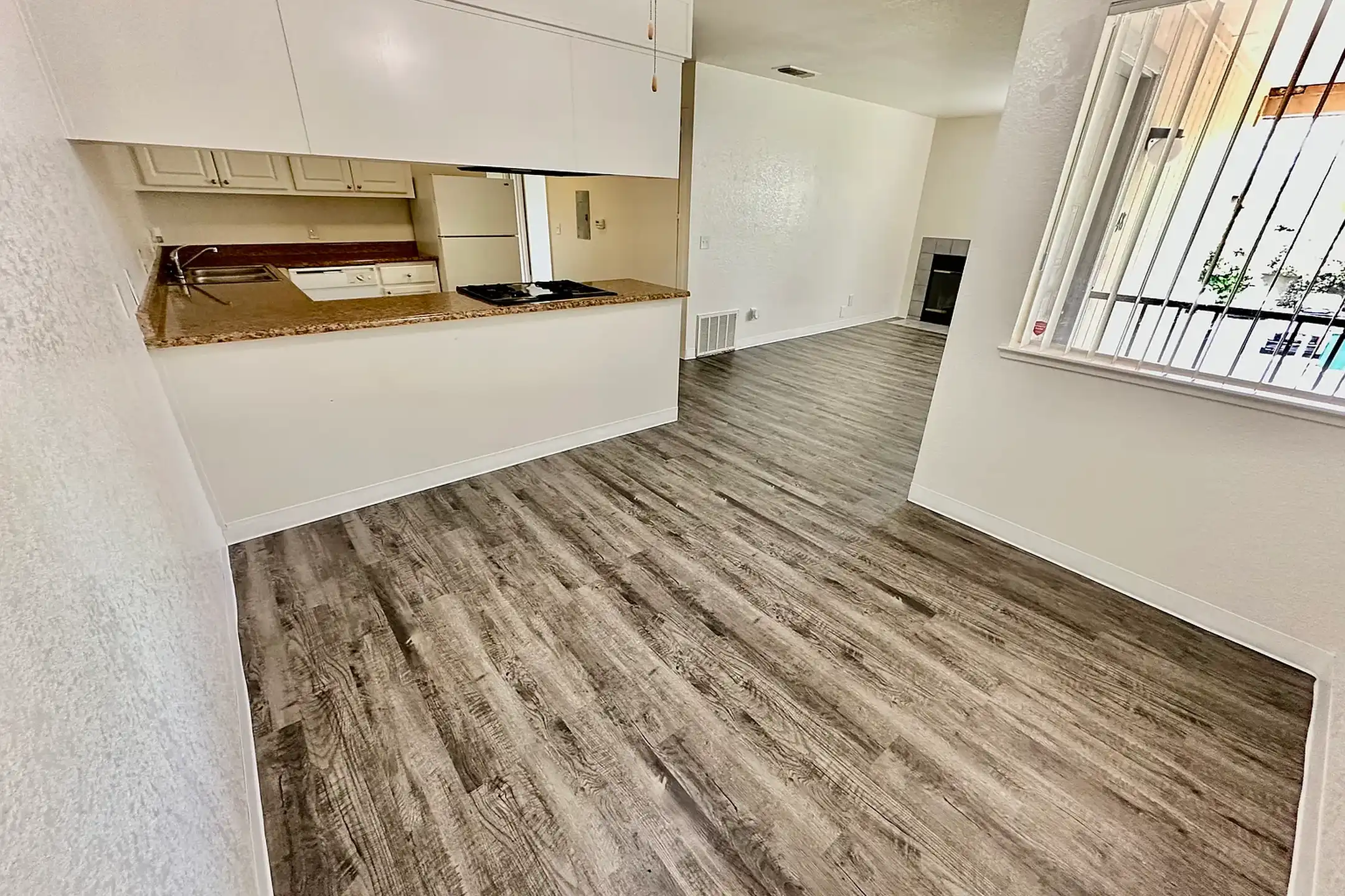 Fairway Village Apartments Fair Oaks, CA 95628