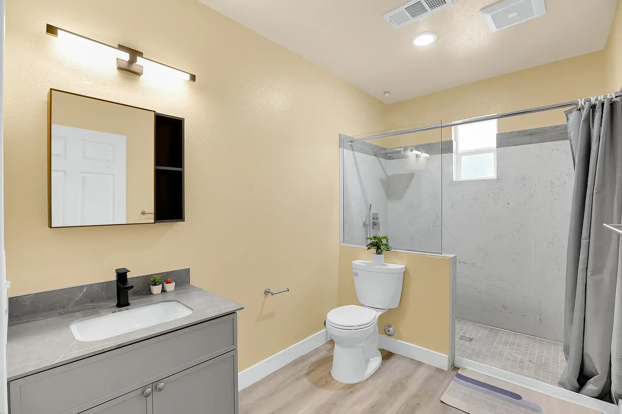 Picture of Private Room in 2 Bed 1 Bath Apartment. - San Jose, CA 95130 ...
