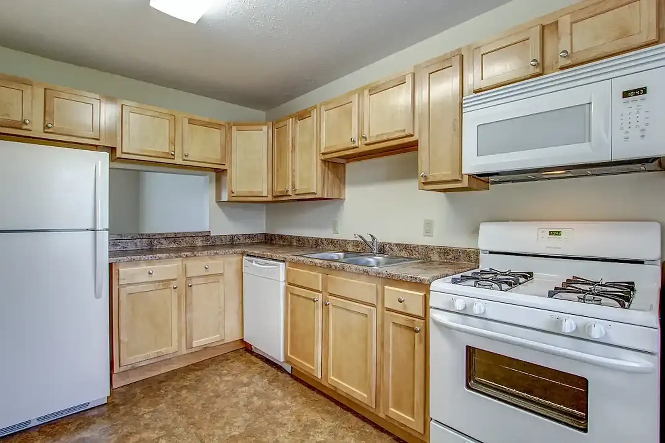 Northbury Colony Warren, OH 44483