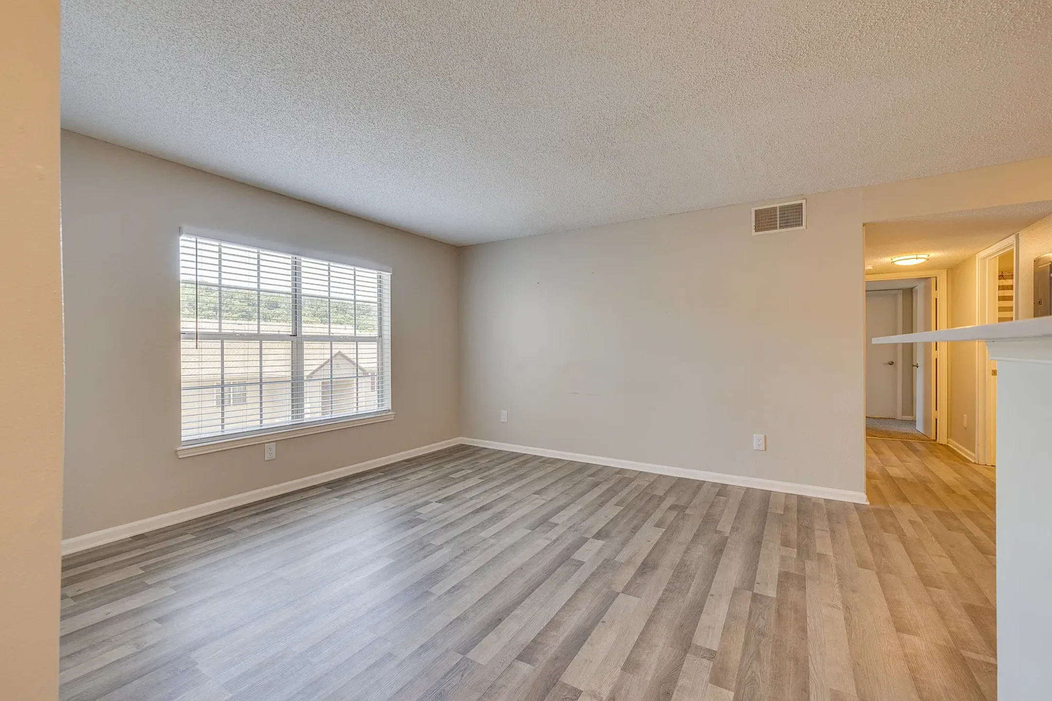 Hillside Place Apartments - Knoxville, TN 37918