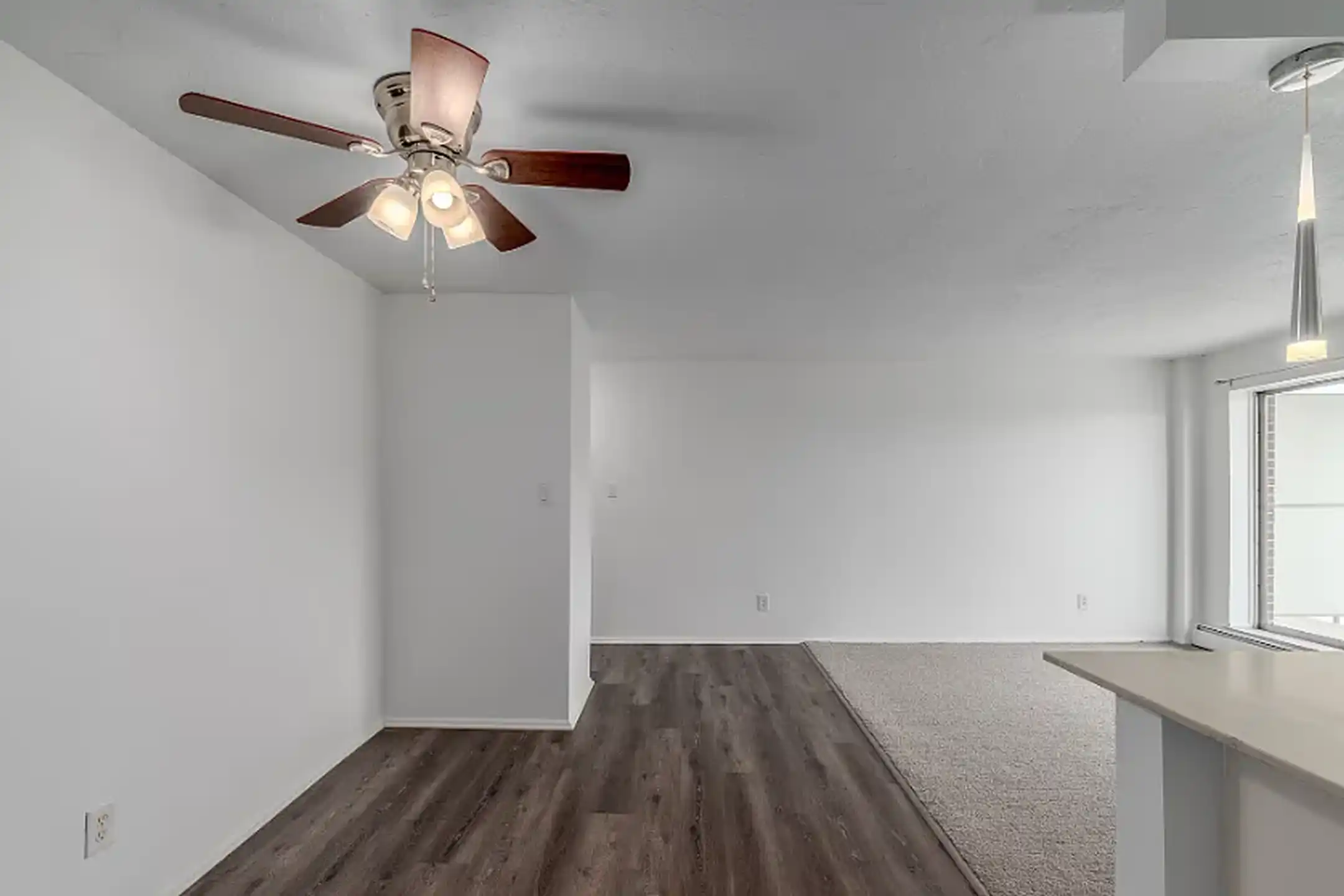 Mark Twain Apartments - Lakewood, OH 44107 | ApartmentGuide.com