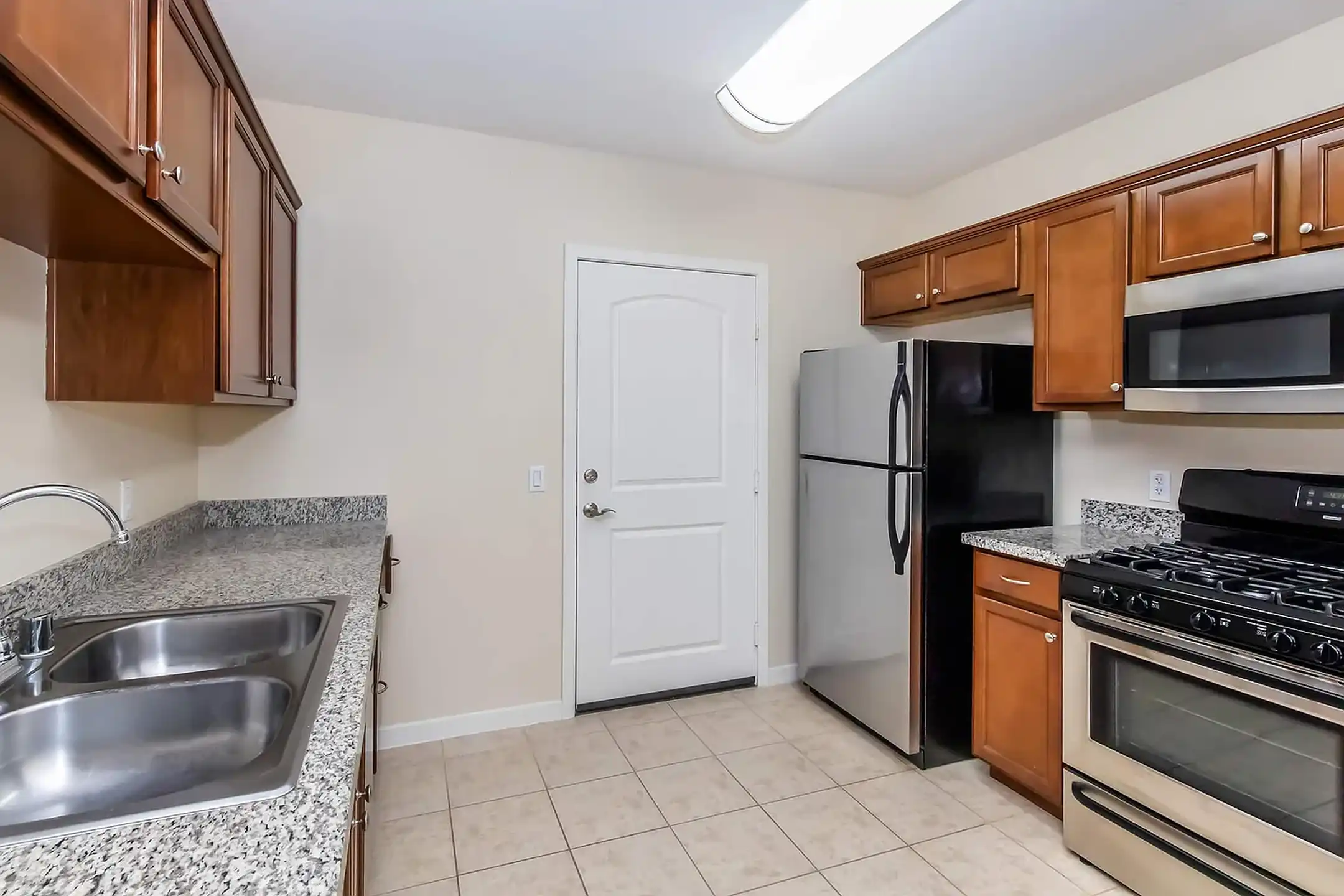 Vineyards at Palm Desert Apartment Homes - Palm Desert, CA 92211 |  ApartmentGuide.com