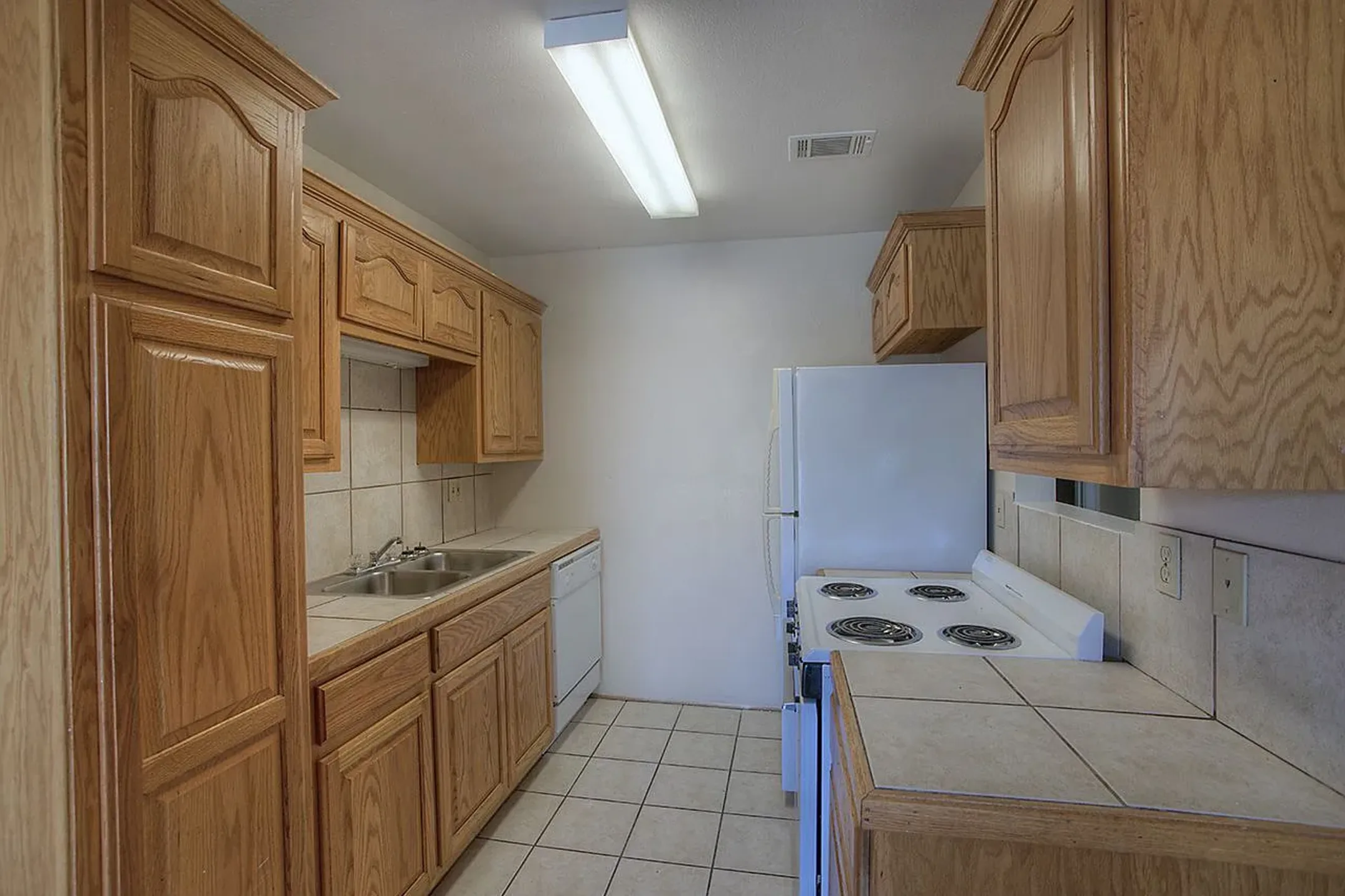 Spurlock North Apartments - Nederland, TX 77627
