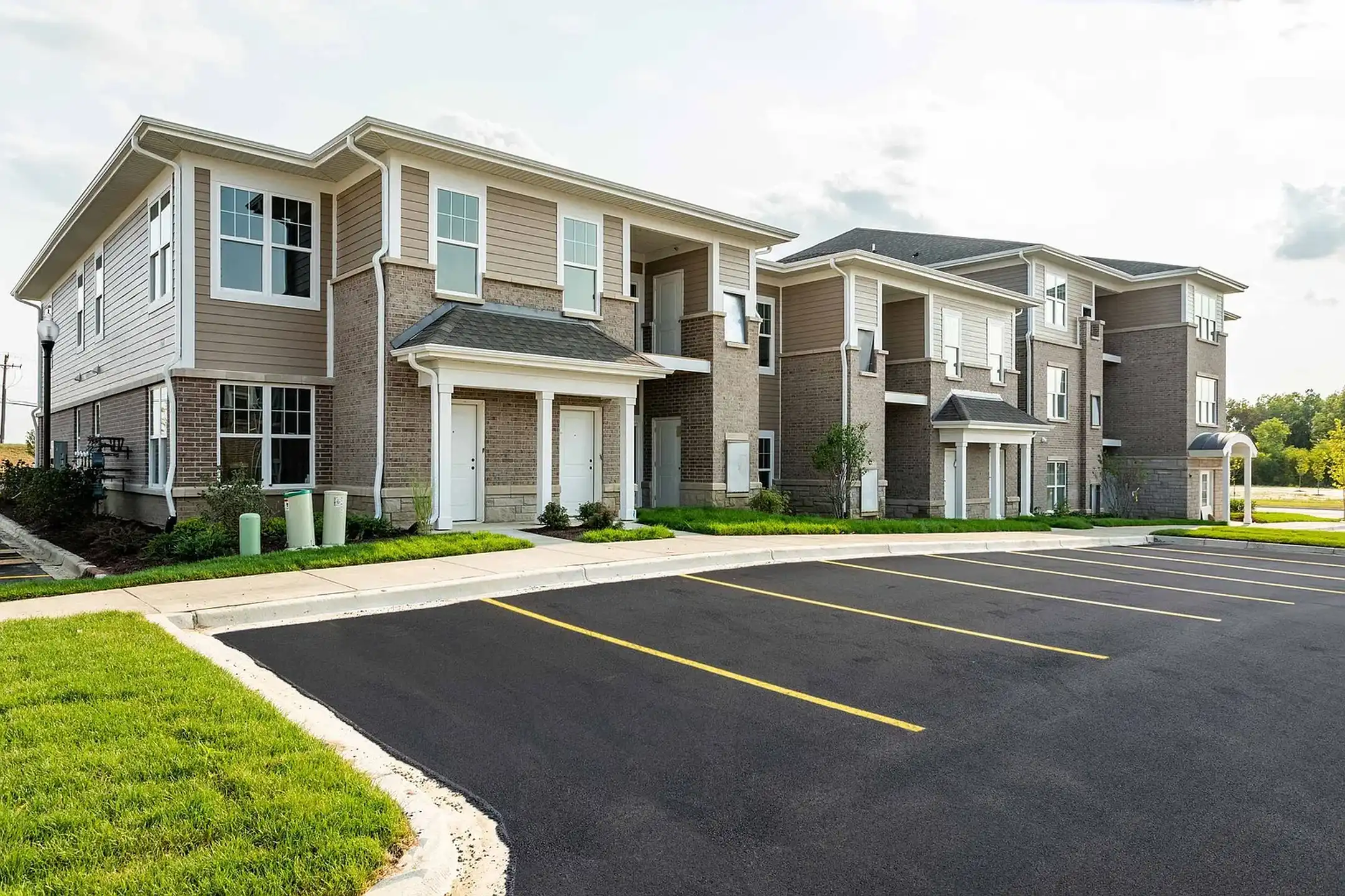 Highland Ridge - Lockport, IL 60441 | ApartmentGuide.com