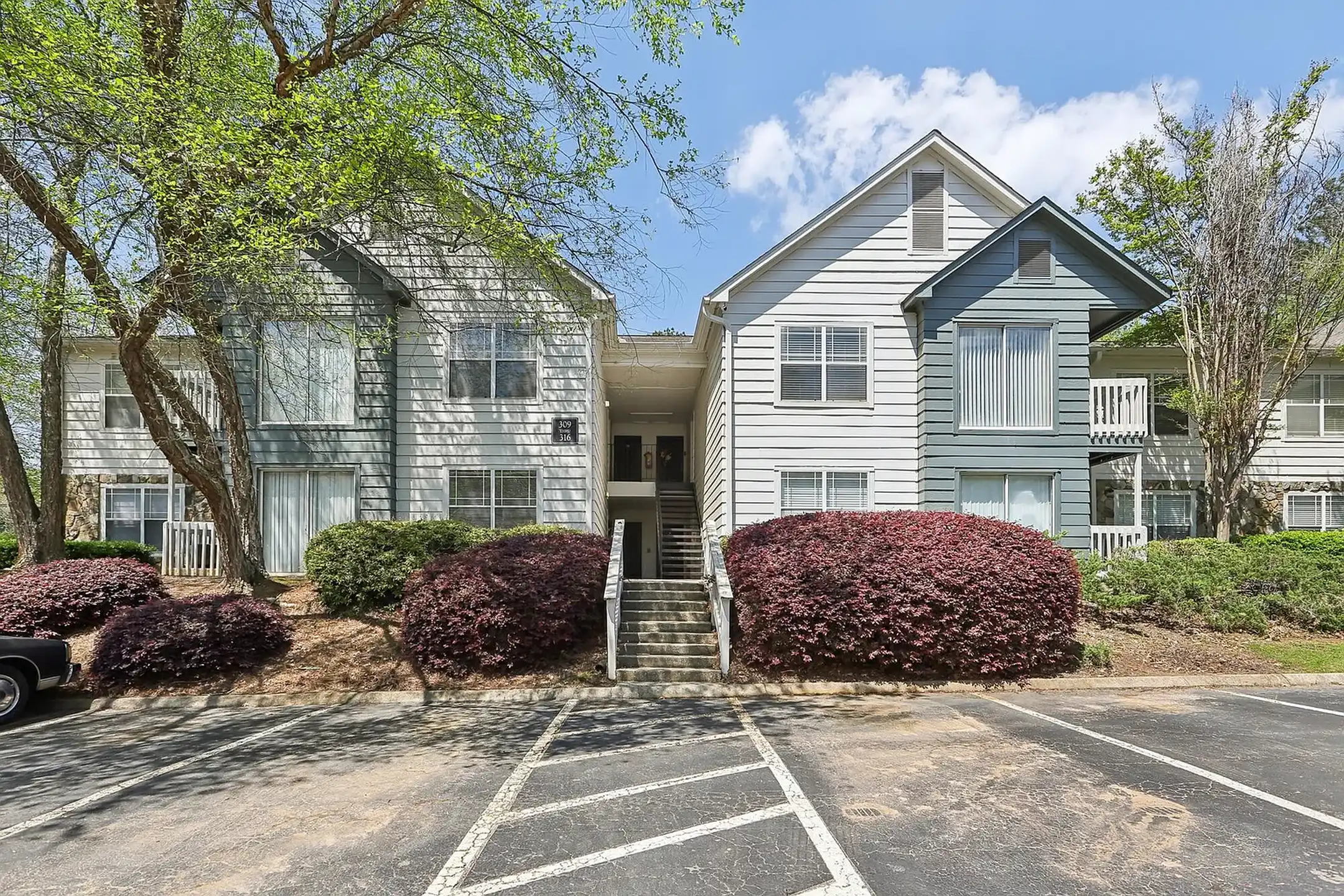 Gardens of Valley Ranch - Irving, TX 75063 | ApartmentGuide.com