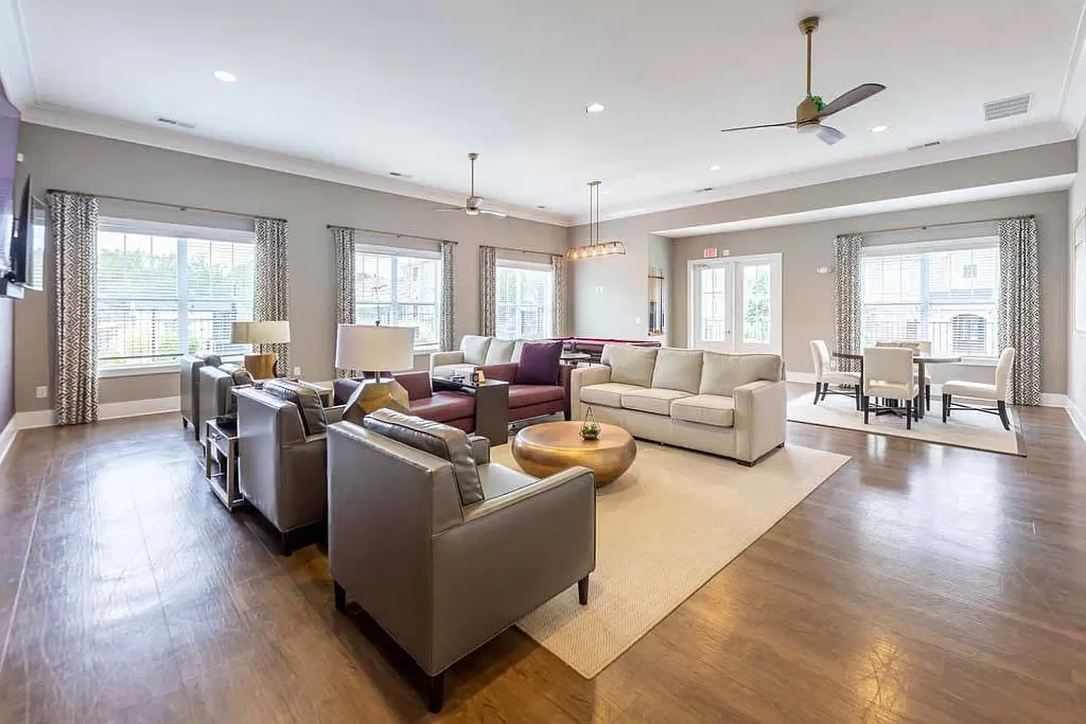 Foxwood Apartments - Raleigh, NC 27616 | ApartmentGuide.com