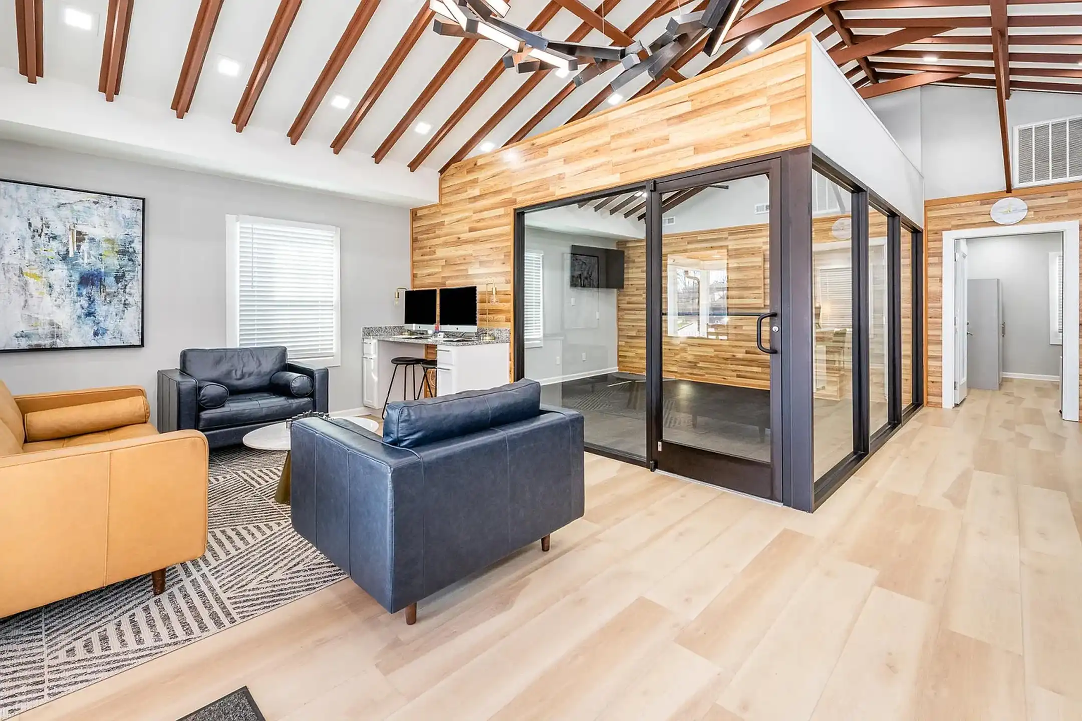 Charlotte 360 - Charlotte, NC 28208 | ApartmentGuide.com