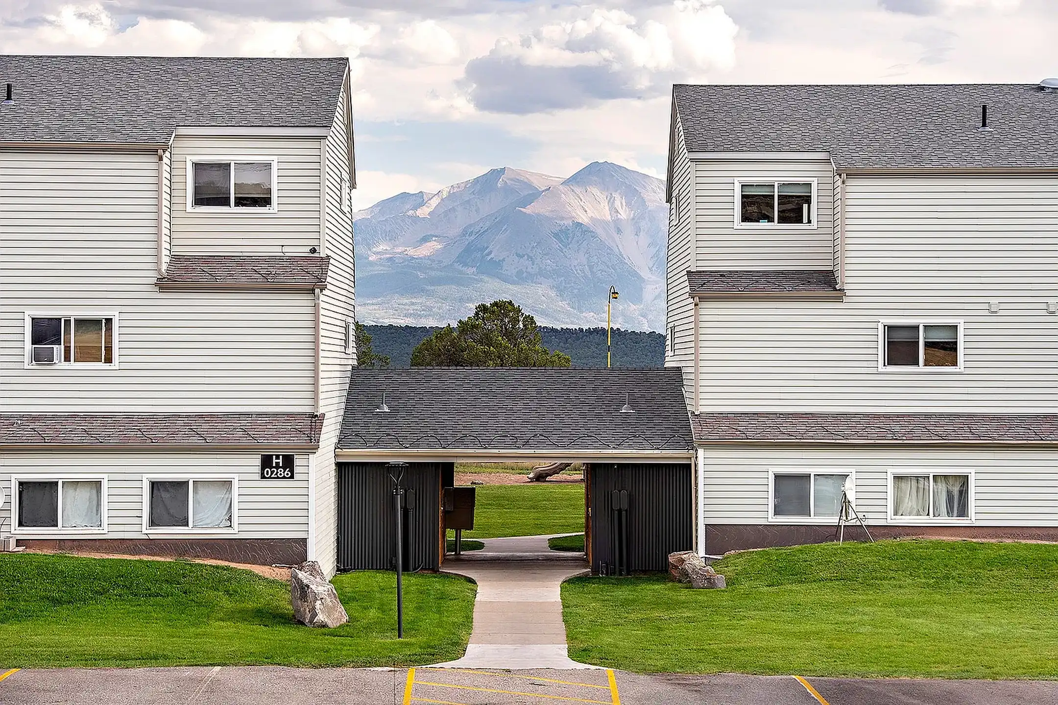 Auburn Ridge Apartments - Glenwood Springs, CO 81601 | ApartmentGuide.com