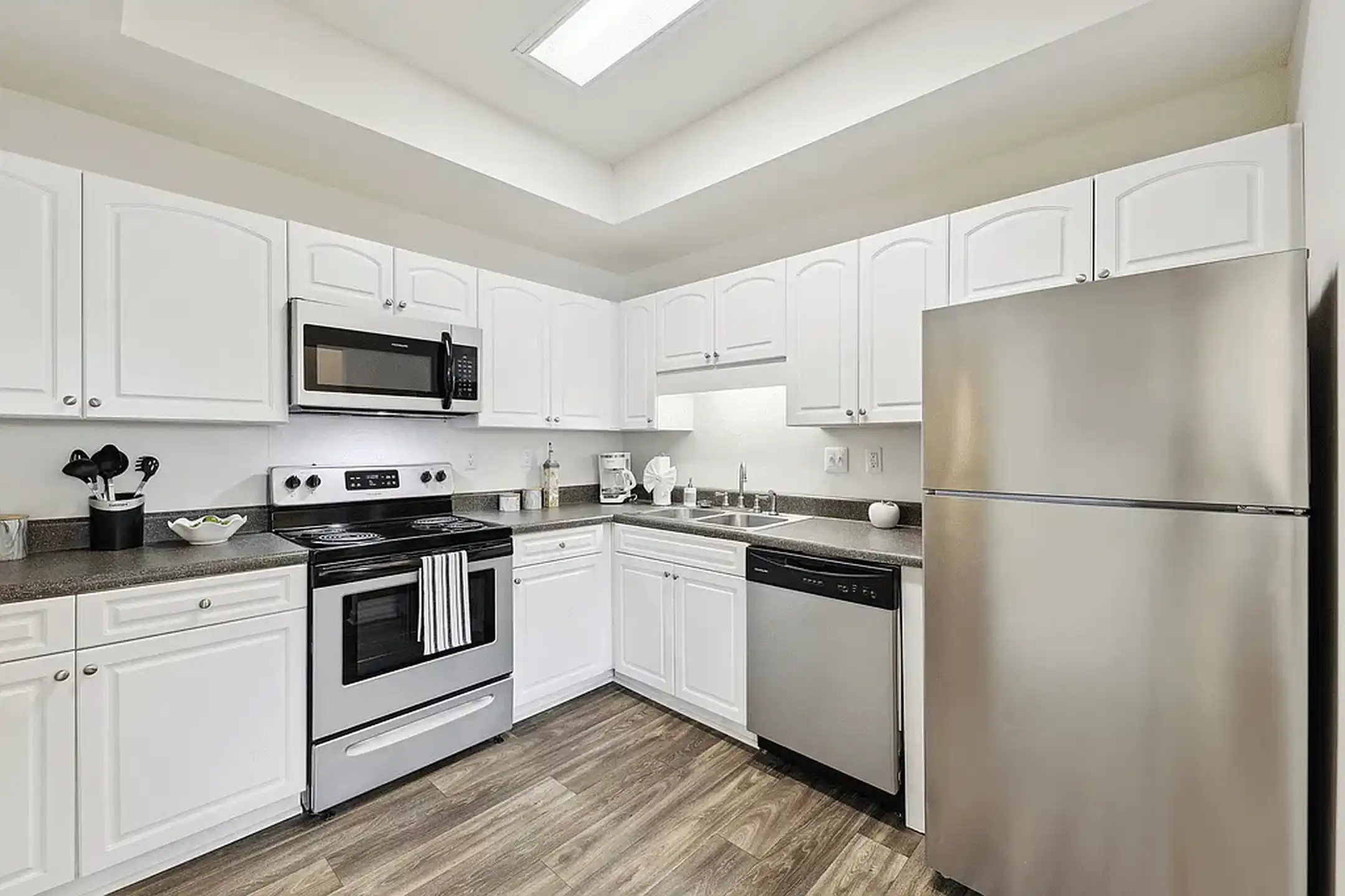 Forest Ridge Apartments - Knoxville, TN 37931 | ApartmentGuide.com