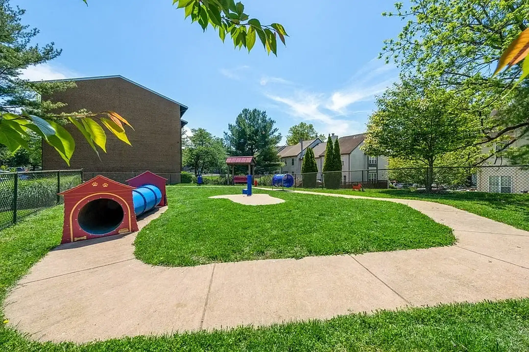 Spring Parc - Silver Spring, MD 20904 | ApartmentGuide.com