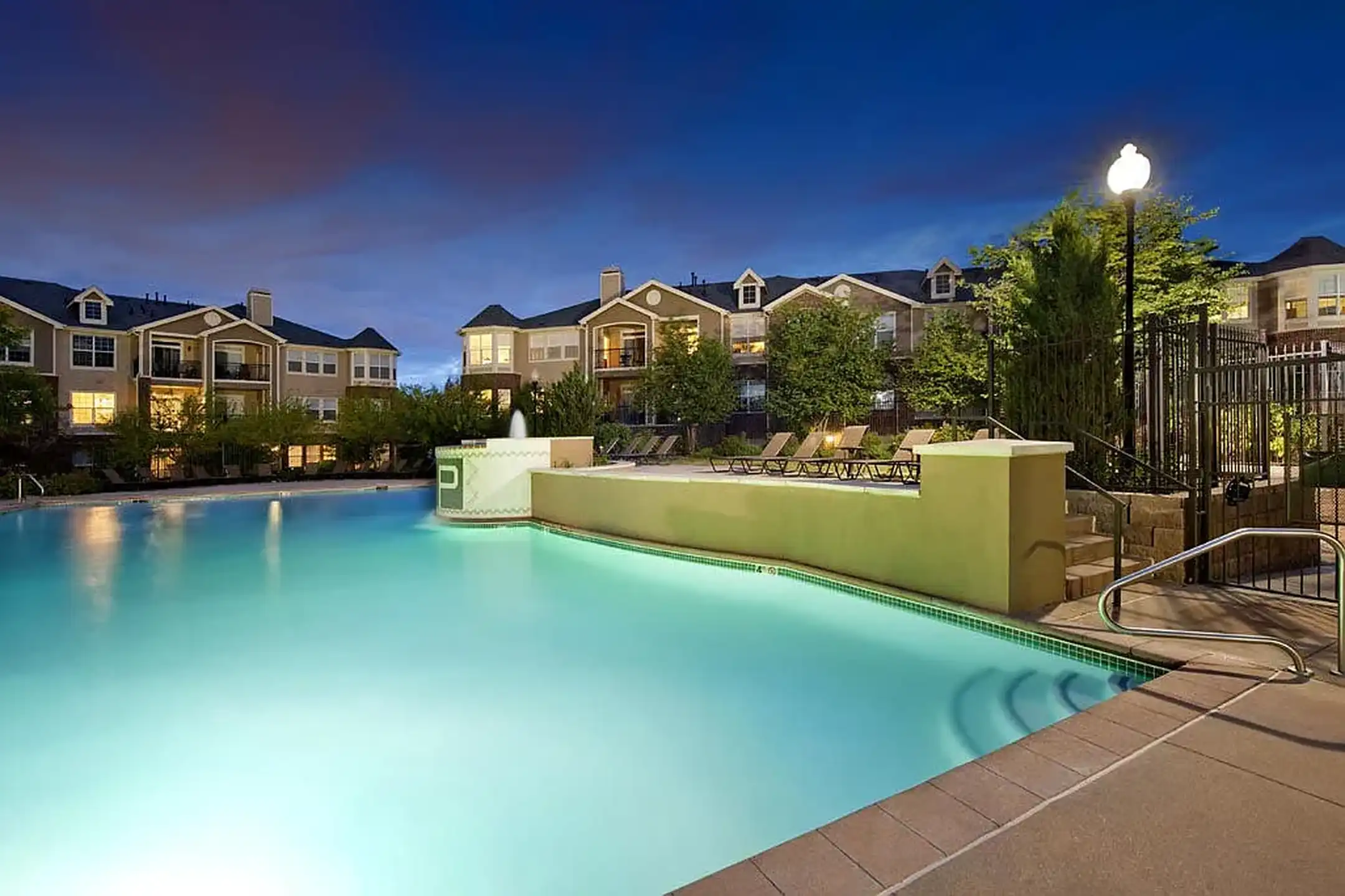 Lowry Park - Denver, CO 80230 | ApartmentGuide.com