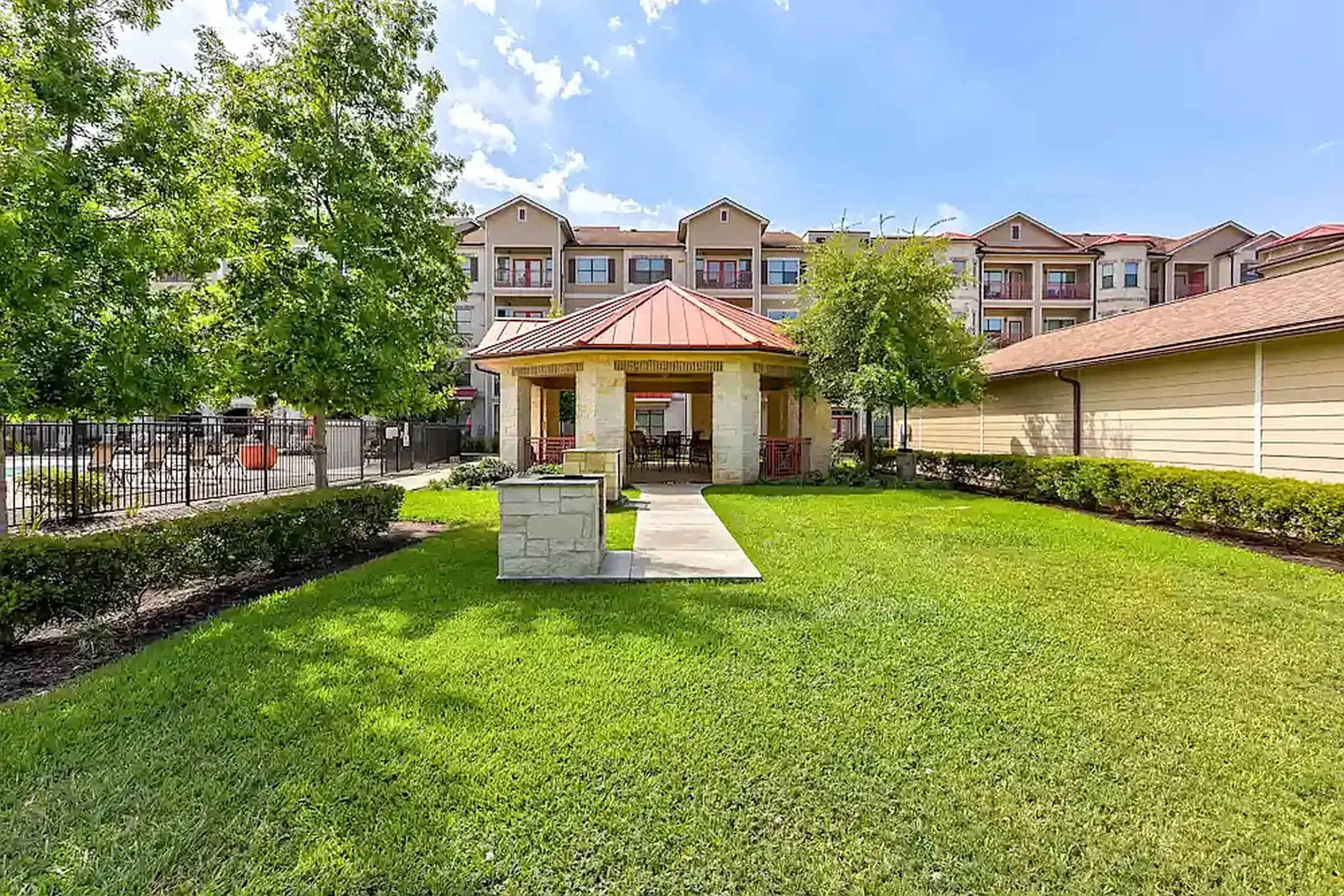 Curated visual reference: Gallery Detail: Bella Palazzo Luxury Apartment Community