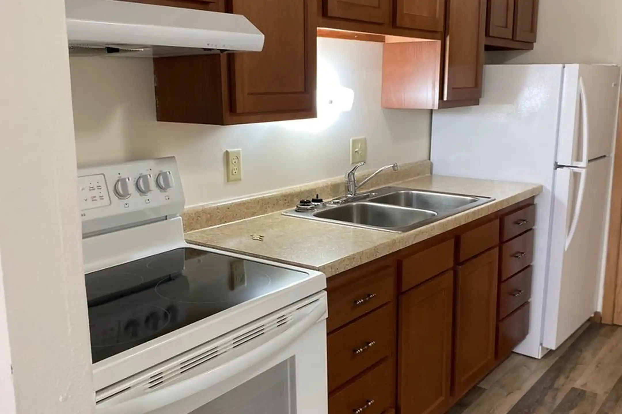 2603 7th Ave S unit 2603-2 - Grand Forks, ND 58201 | ApartmentGuide.com