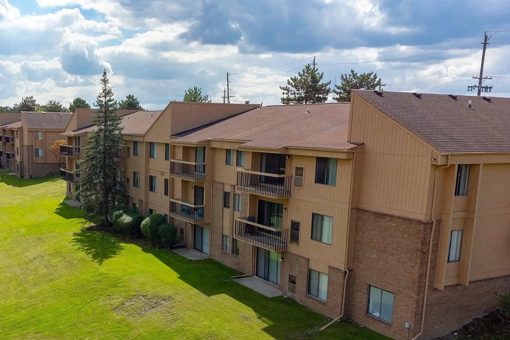 Franklin River Apartments - Southfield, MI 48034 | ApartmentGuide.com