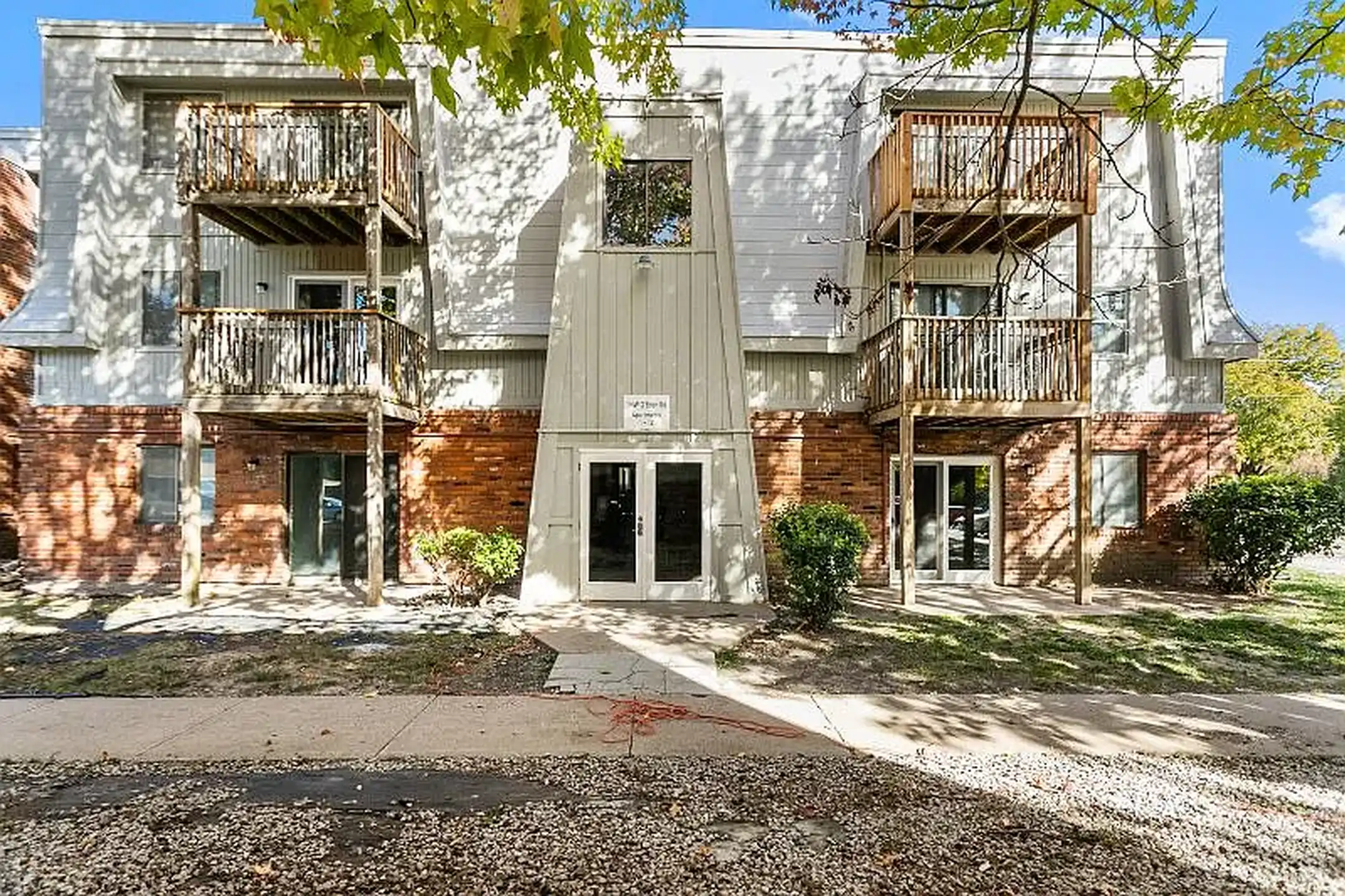 Strasbourg Apartments - Lees Summit, MO 64063 | ApartmentGuide.com