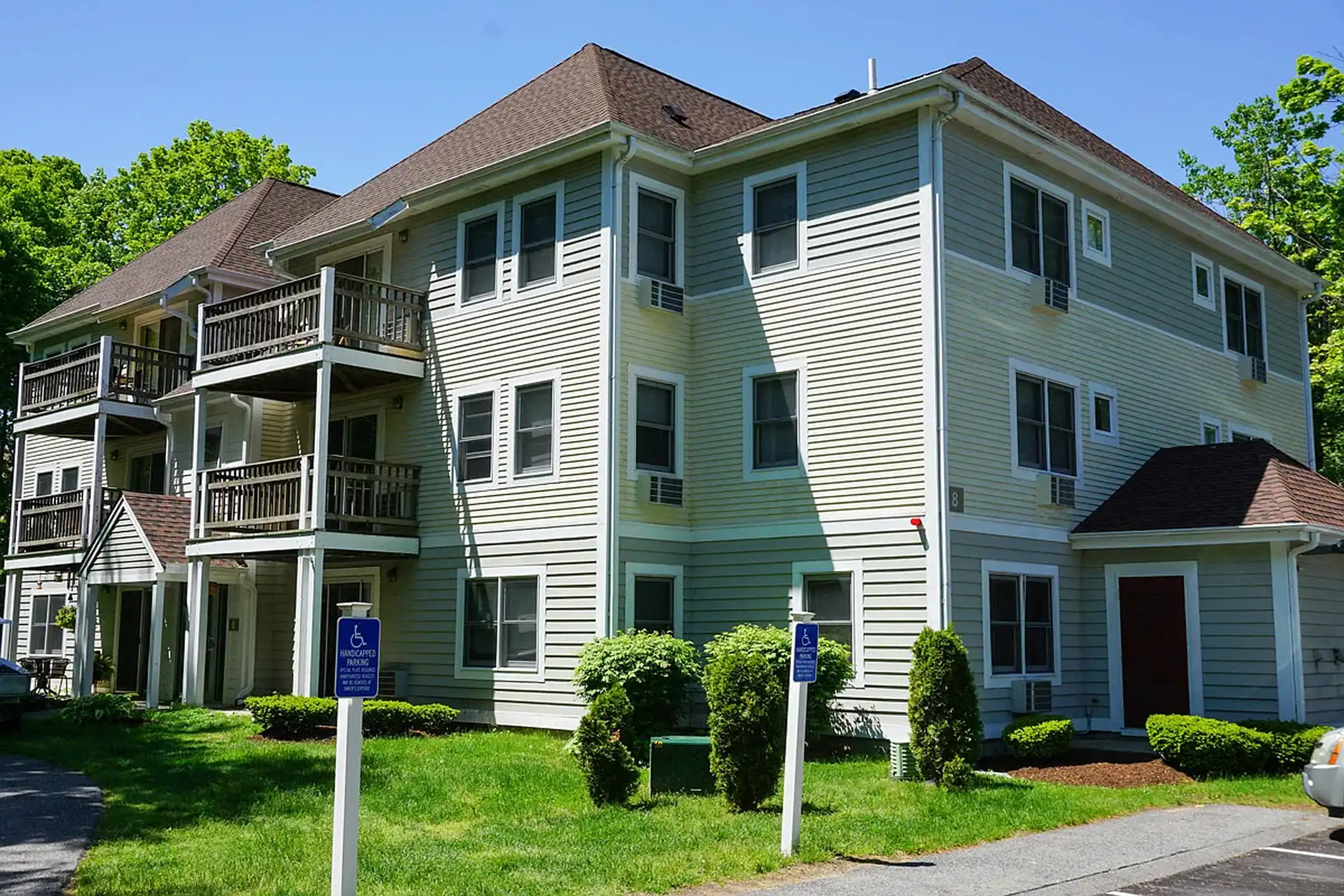 Littlebrook Apartments - Hudson, MA 01749 | ApartmentGuide.com