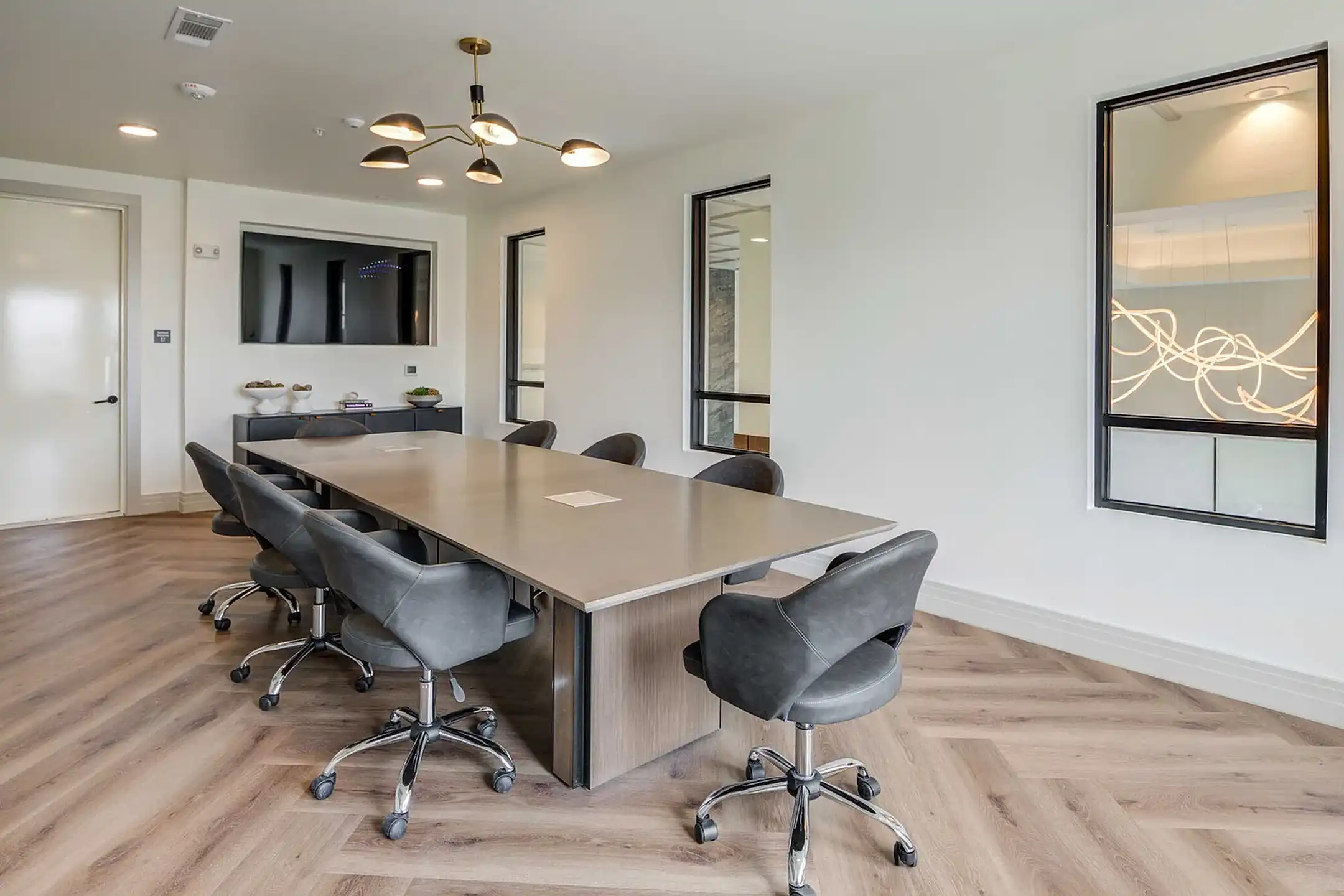 The Huntley - Fort Worth, TX 76102 | ApartmentGuide.com