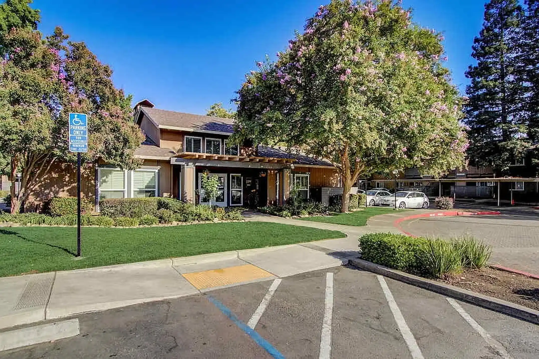 Gold Ridge Apartments - Sacramento, CA 95827 | ApartmentGuide.com