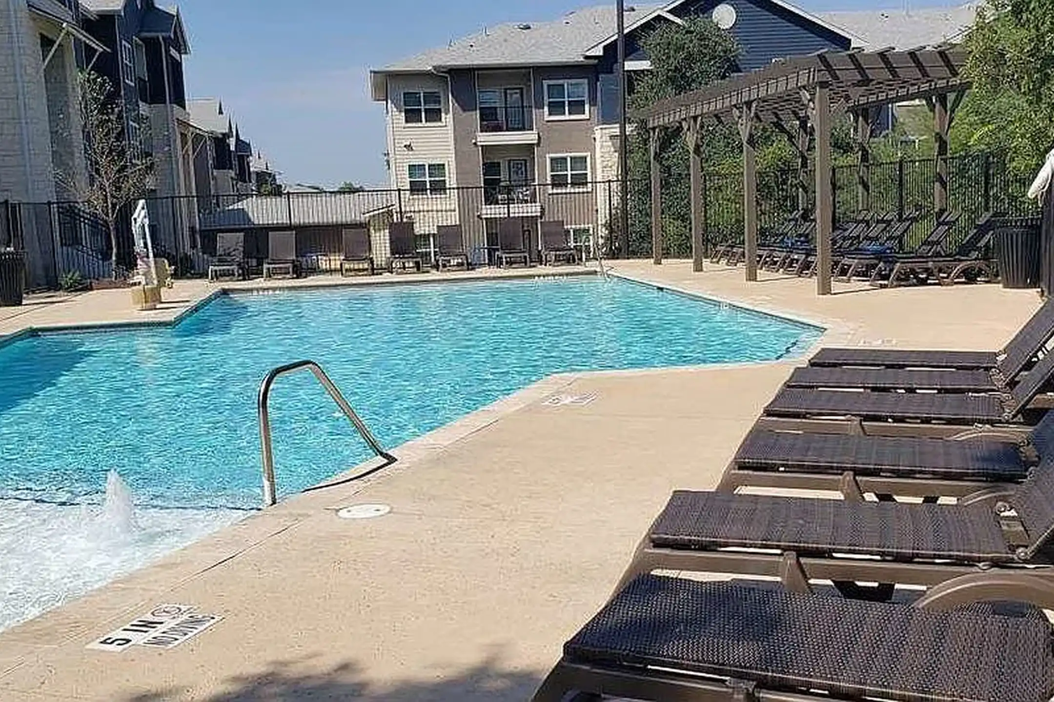 Oak Valley Apartment Homes - San Antonio, TX 78233 | ApartmentGuide.com