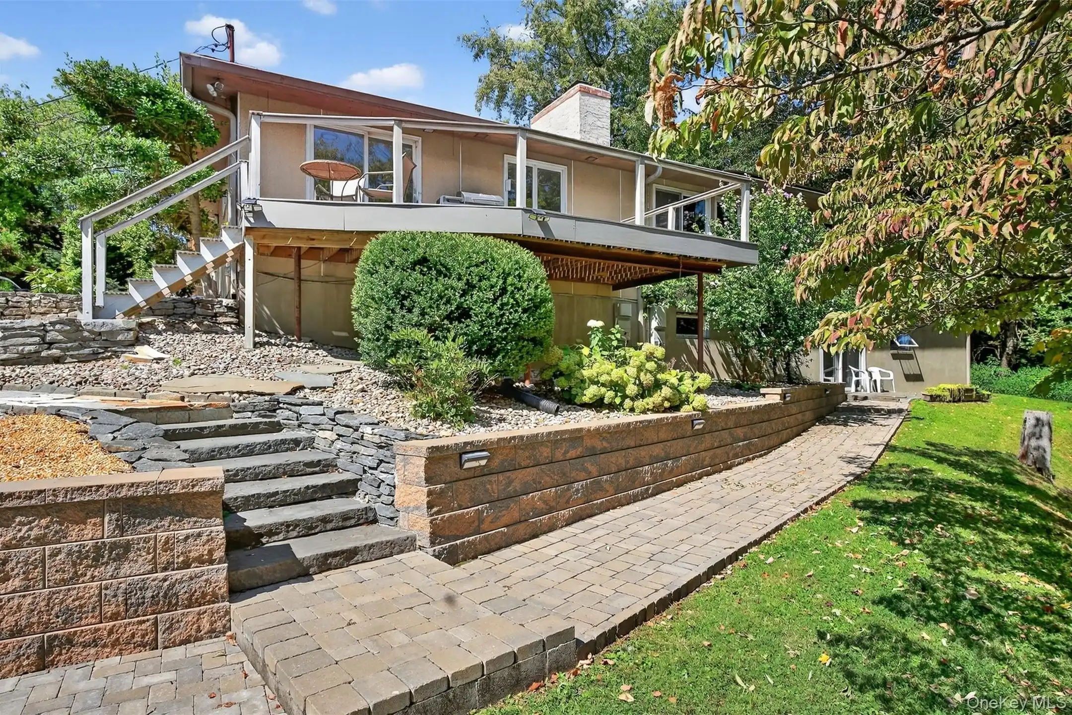 3 Hudson Bluff Cir - Marlboro, NY 12542 | ApartmentGuide.com