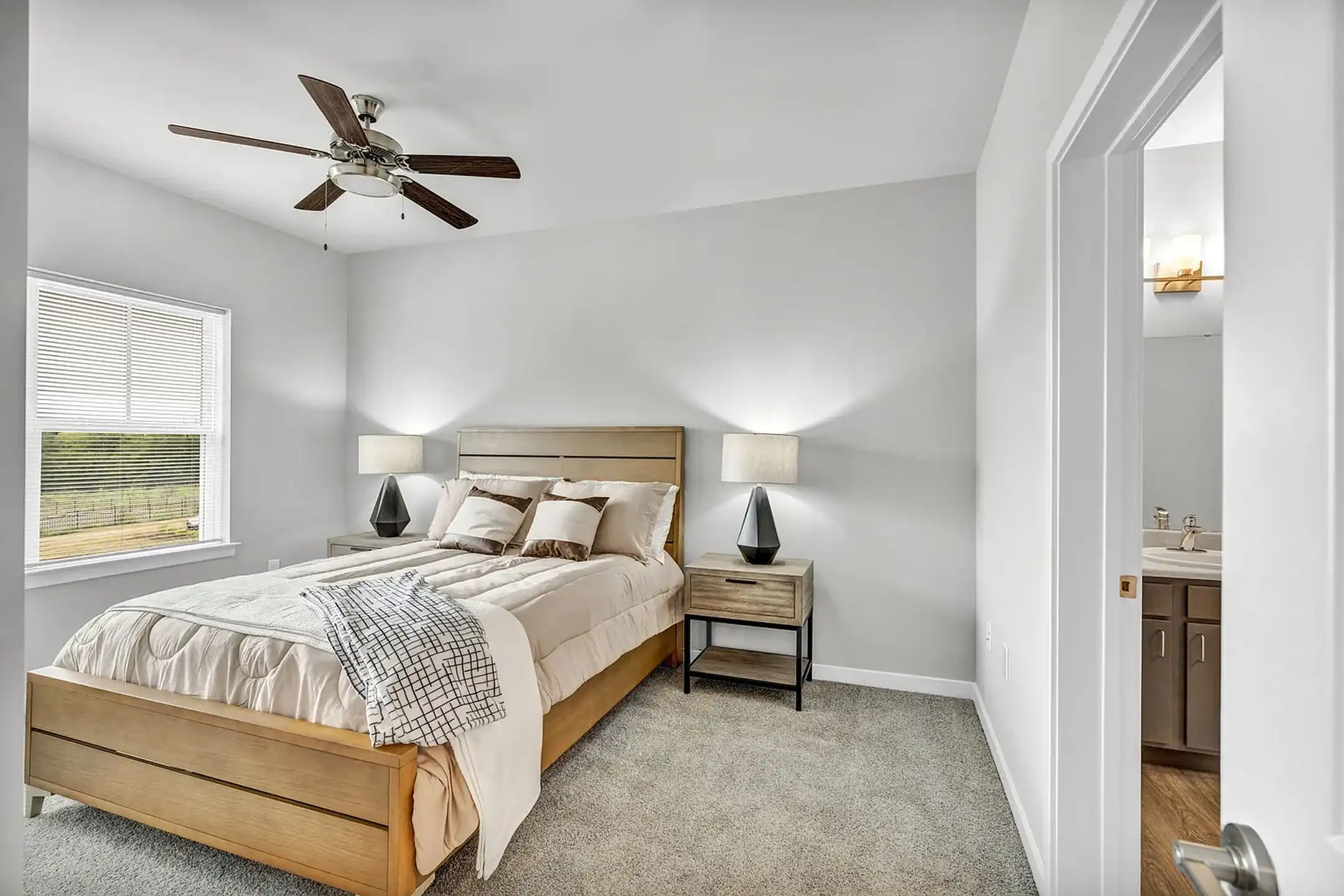 Residences at Cedar Creek - Charlotte, NC 28217 | ApartmentGuide.com