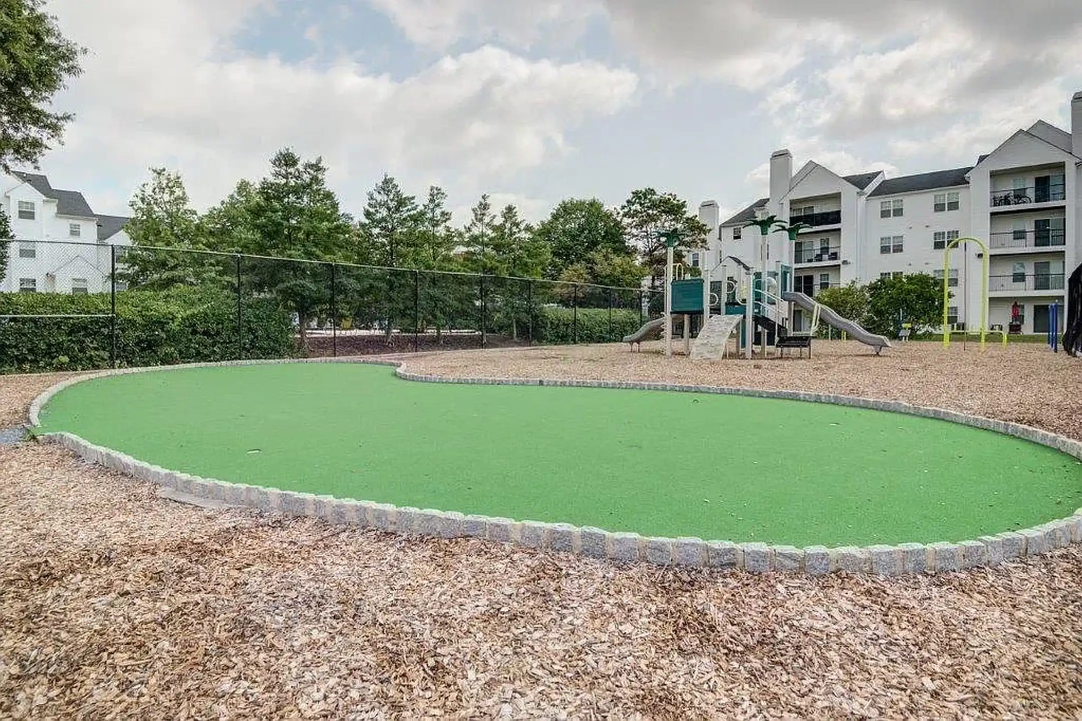 The Apartments at Diamond Ridge - Baltimore, MD 21244 | ApartmentGuide.com
