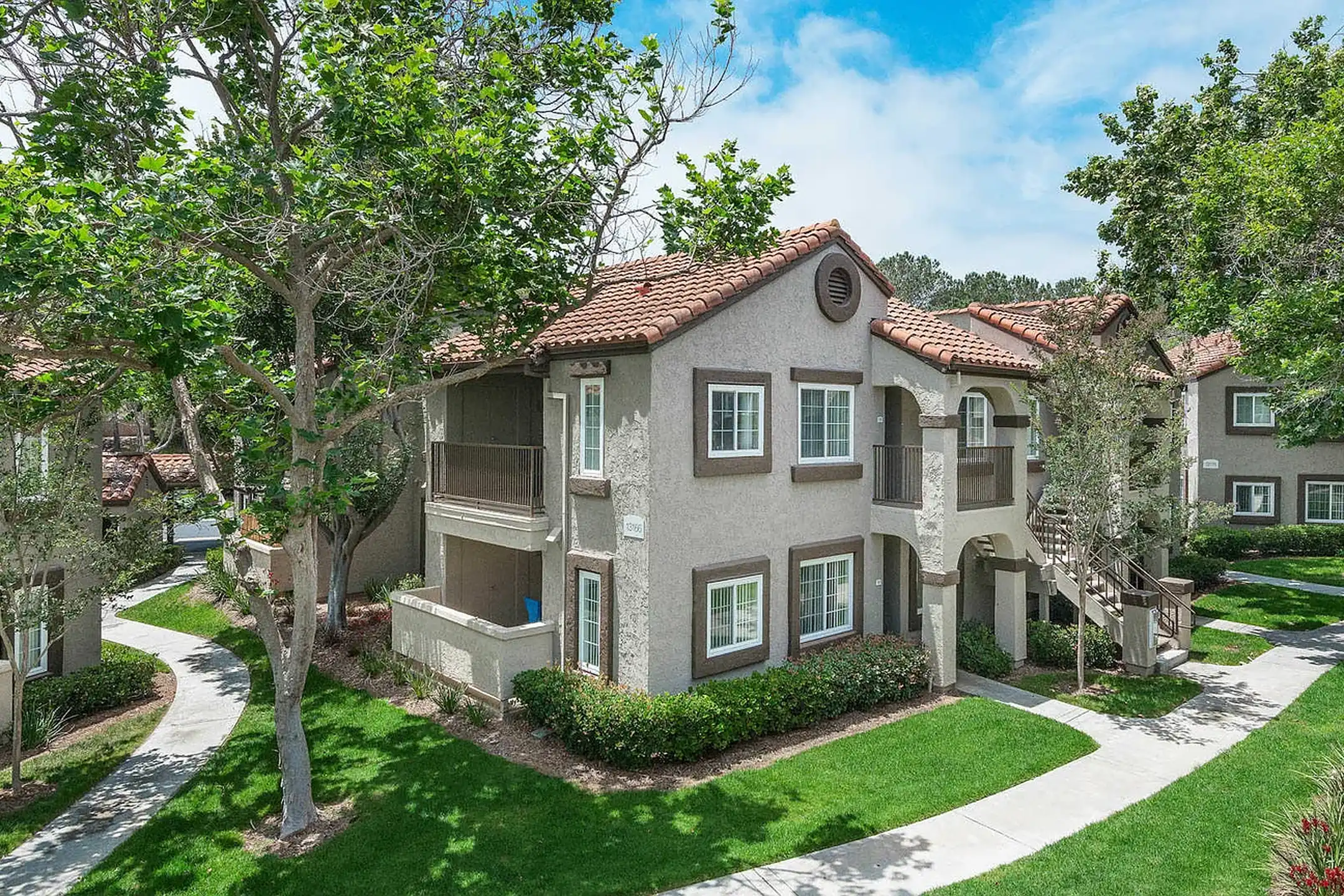 The Village At Del Mar Heights Apartments