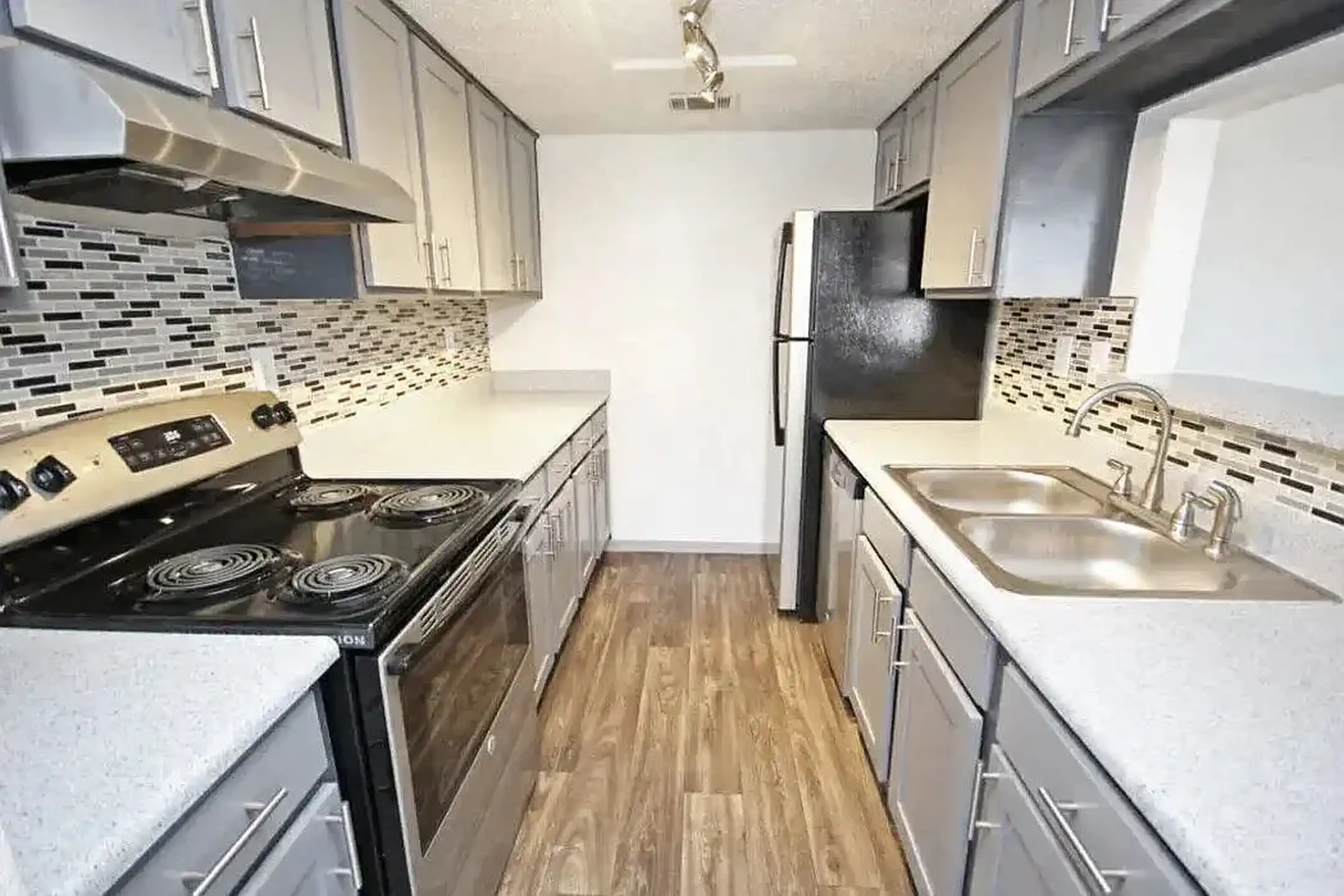 The Griffin Apartments - Fort Worth, TX 76120 | ApartmentGuide.com