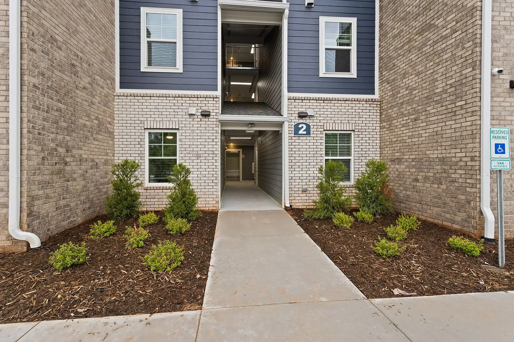 The Riley Overbrook - Greenville, SC 29607 | ApartmentGuide.com