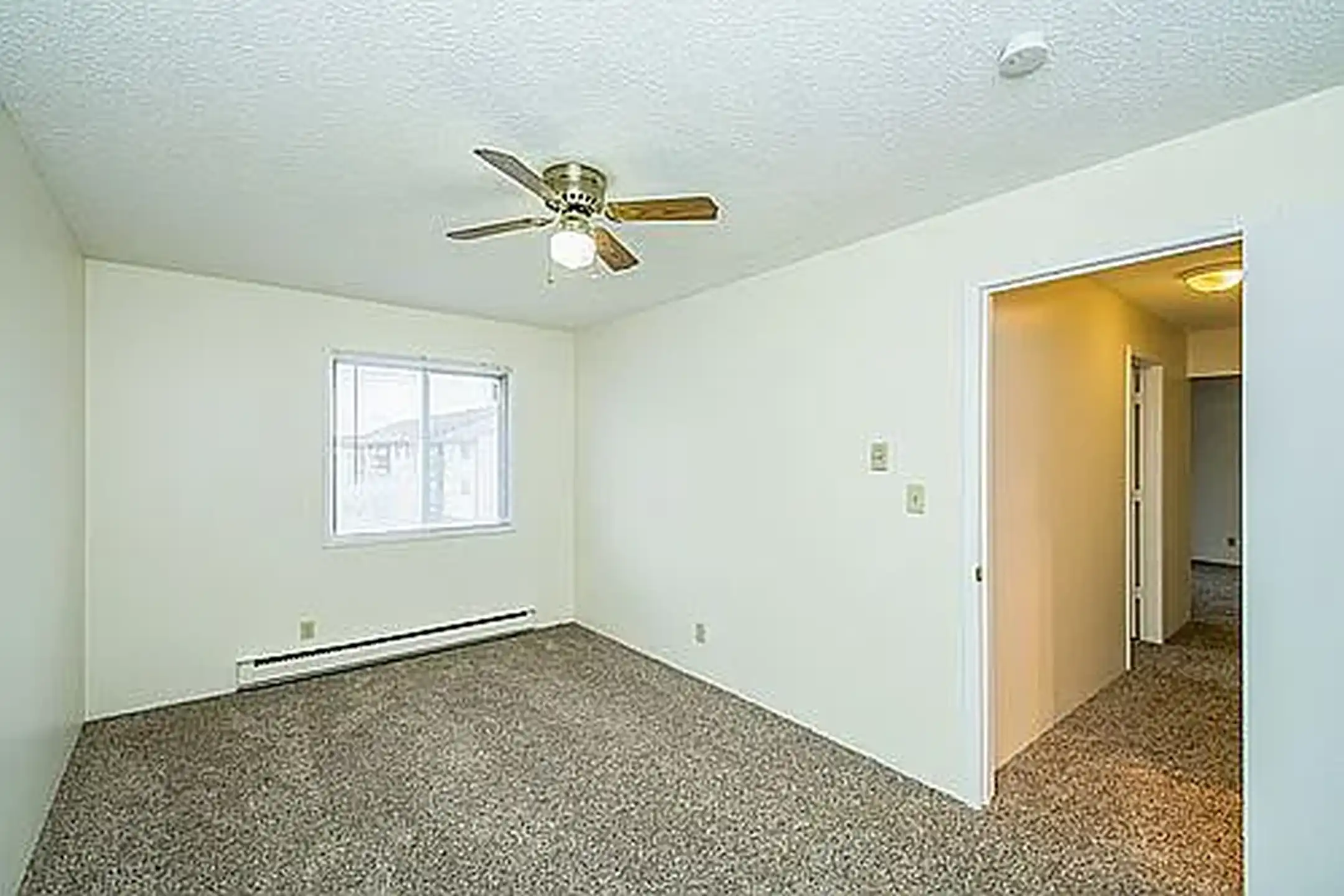 Park Ridge Apartments - Des Moines, IA 50315 | ApartmentGuide.com