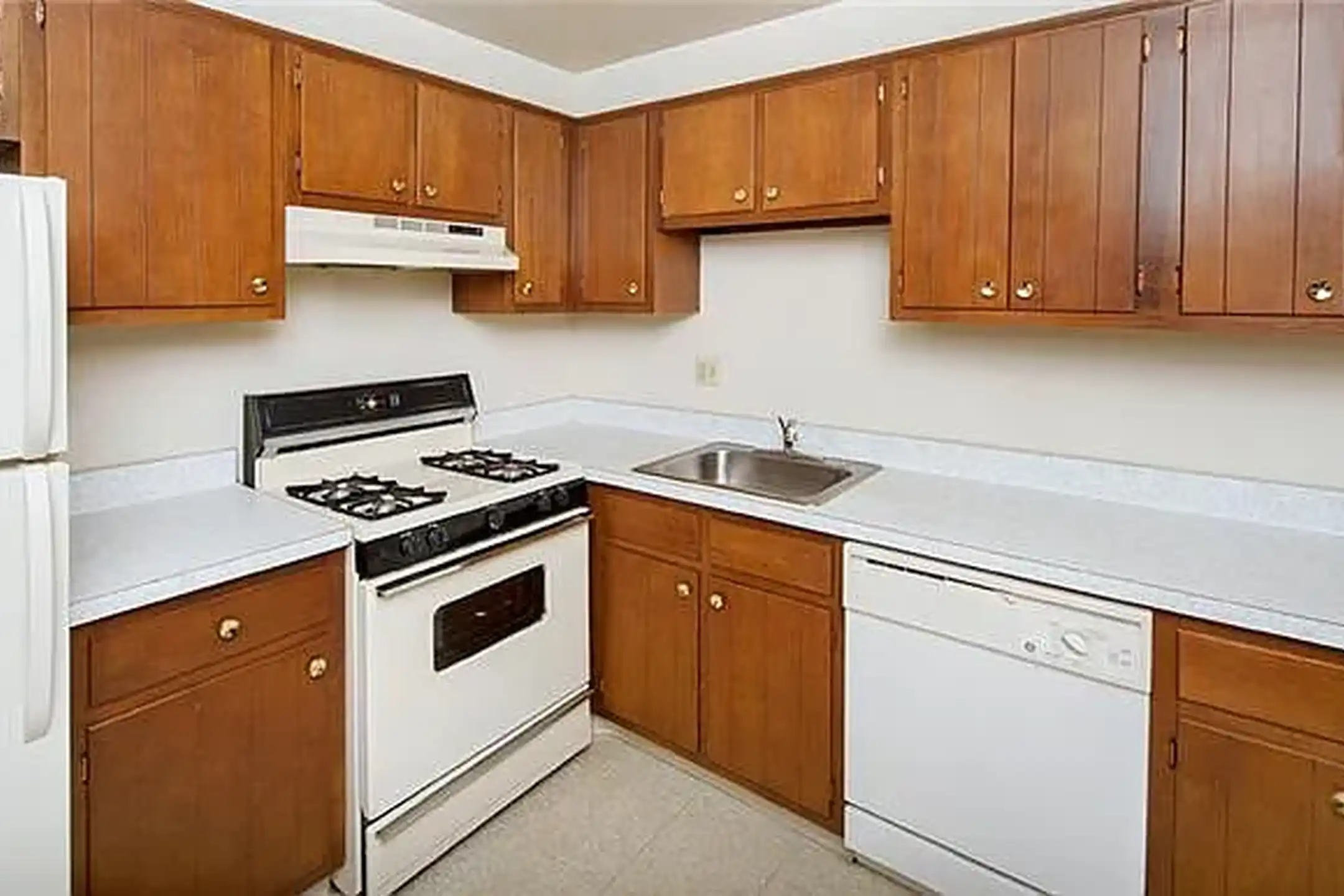 Sherwood Apartments - Bethlehem, PA 18017 | ApartmentGuide.com