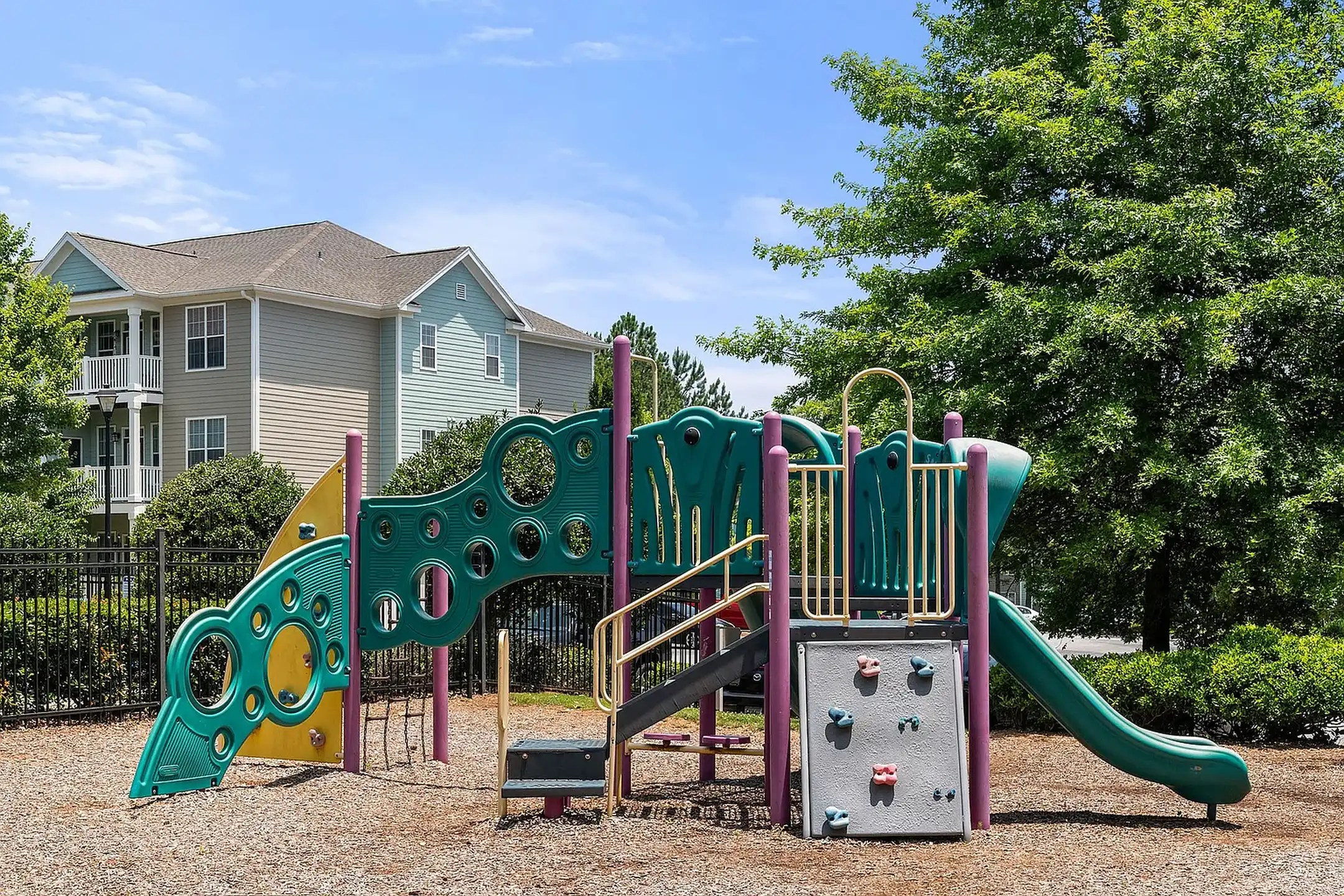 Creekside Vista - Decatur, GA 30034 | ApartmentGuide.com