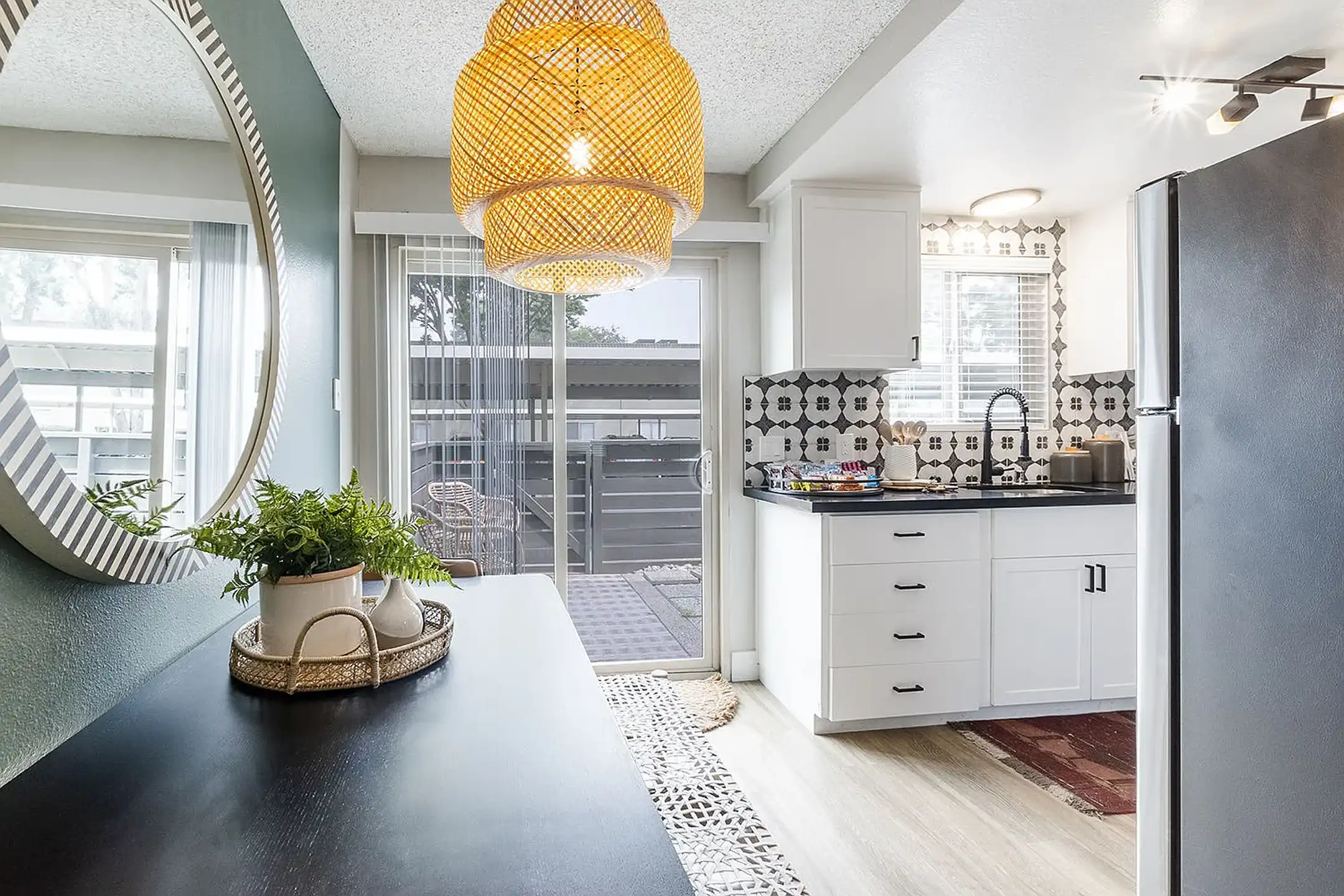 Beyond Luxe Apartments With Healing Services photo