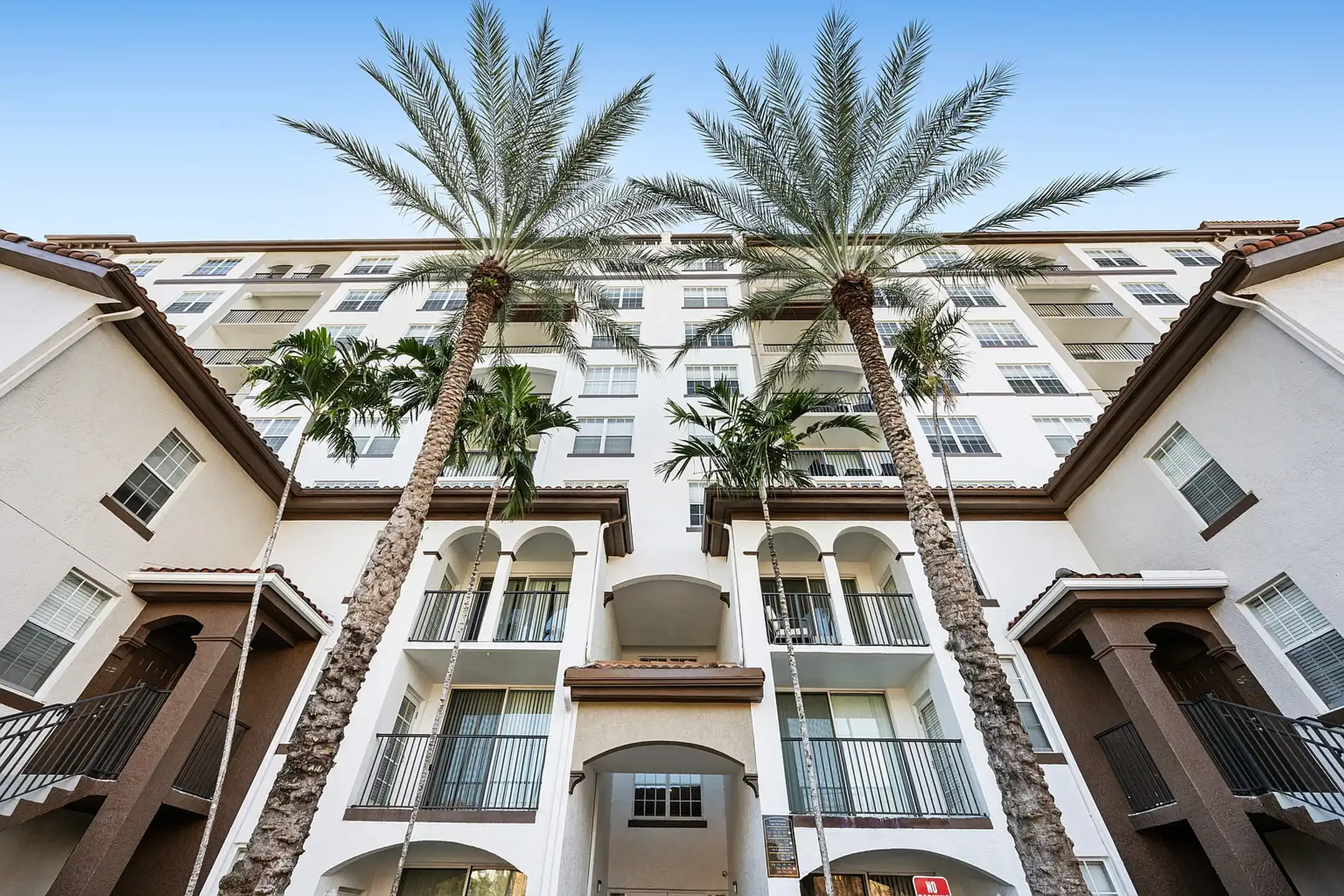 10X Mizner Park - Boca Raton, FL 33432 | ApartmentGuide.com, image size:2160x1440