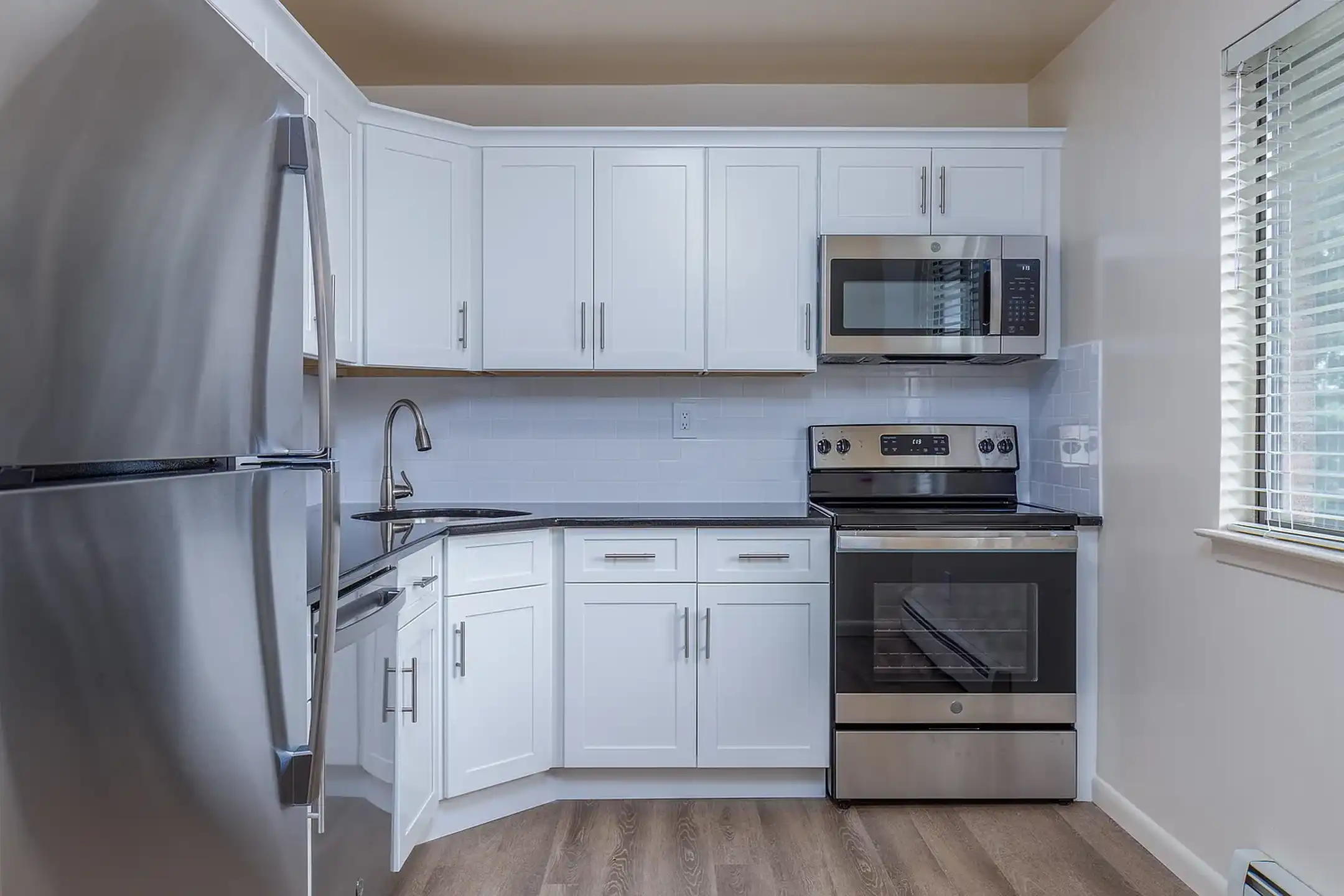 Rustic Ridge Apartments - Dover, NJ 07801 | ApartmentGuide.com