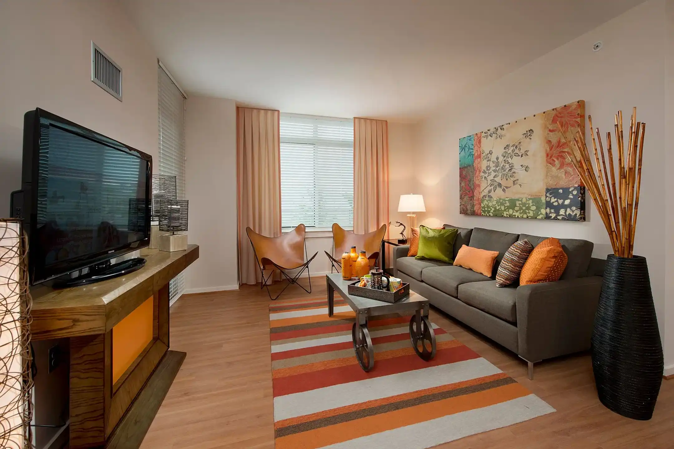 Solaire 1150 Ripley - Silver Spring, MD 20910 | ApartmentGuide.com