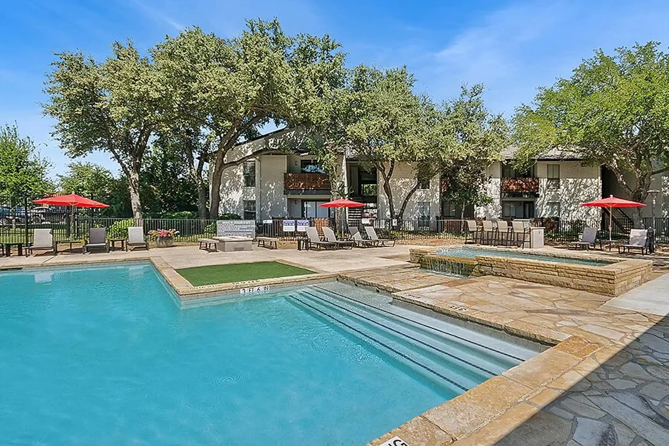 Summit Ridge - Arlington, TX 76011 | ApartmentGuide.com