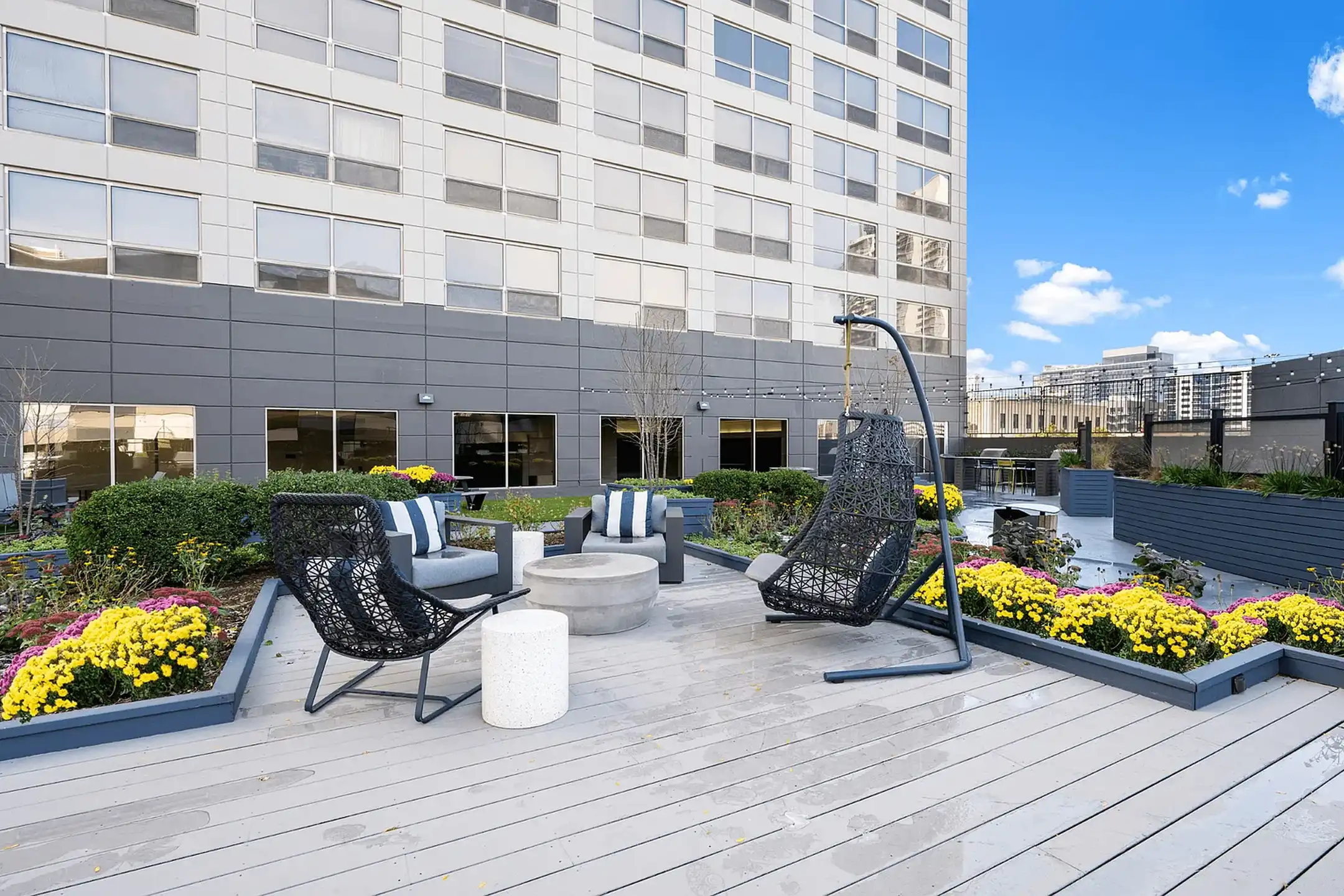 Presidential Towers - Chicago, IL 60661 | ApartmentGuide.com