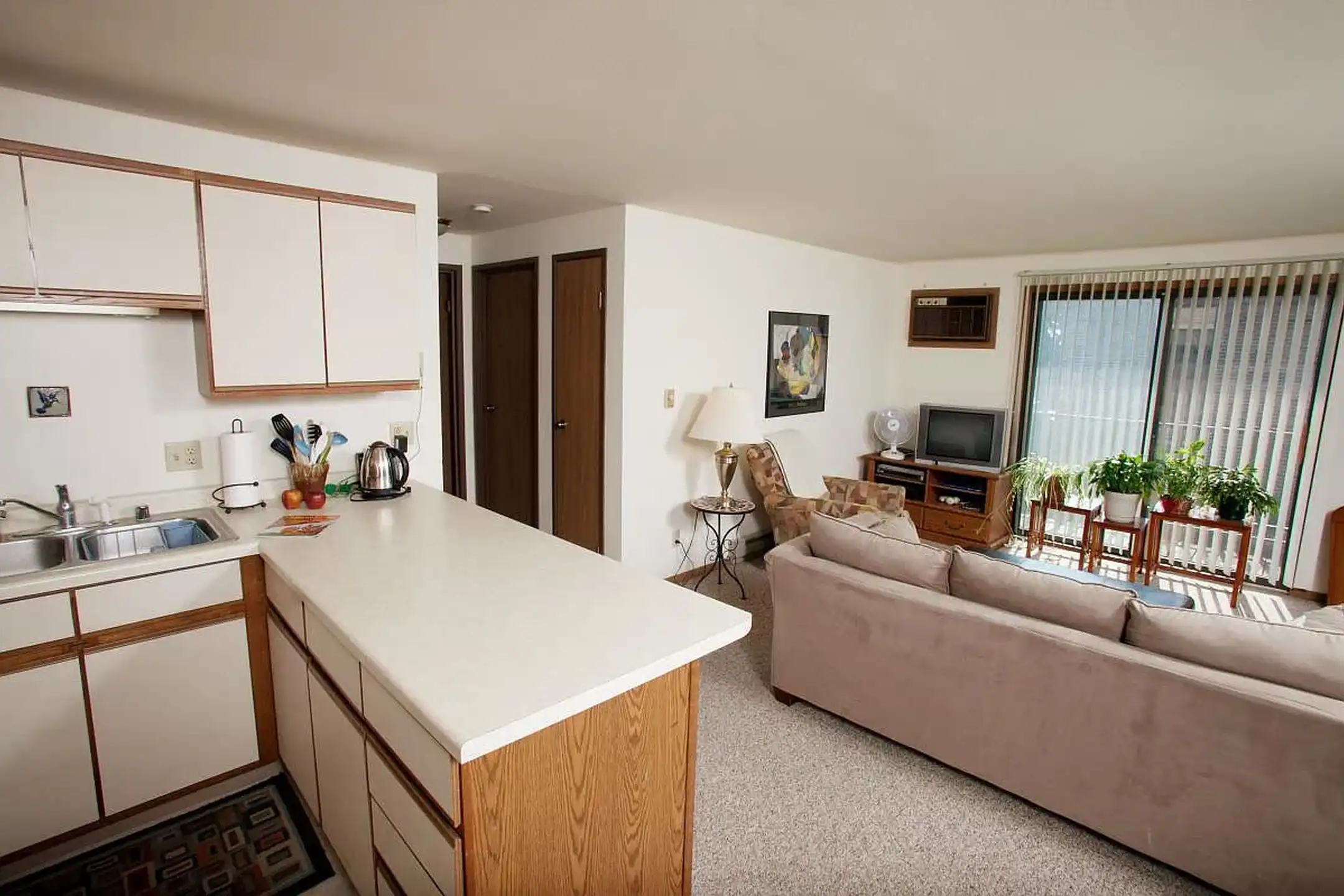 Applegate Apartments - Appleton, WI 54914 | ApartmentGuide.com