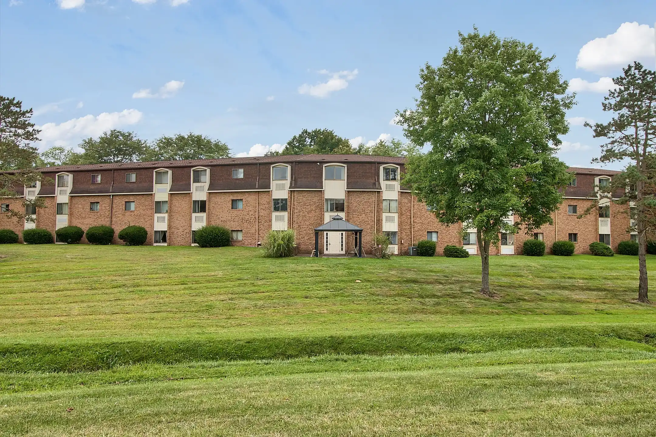 Picture of Colony Terrace Apartments - Zanesville, OH 43701 | ApartmentGuide.com