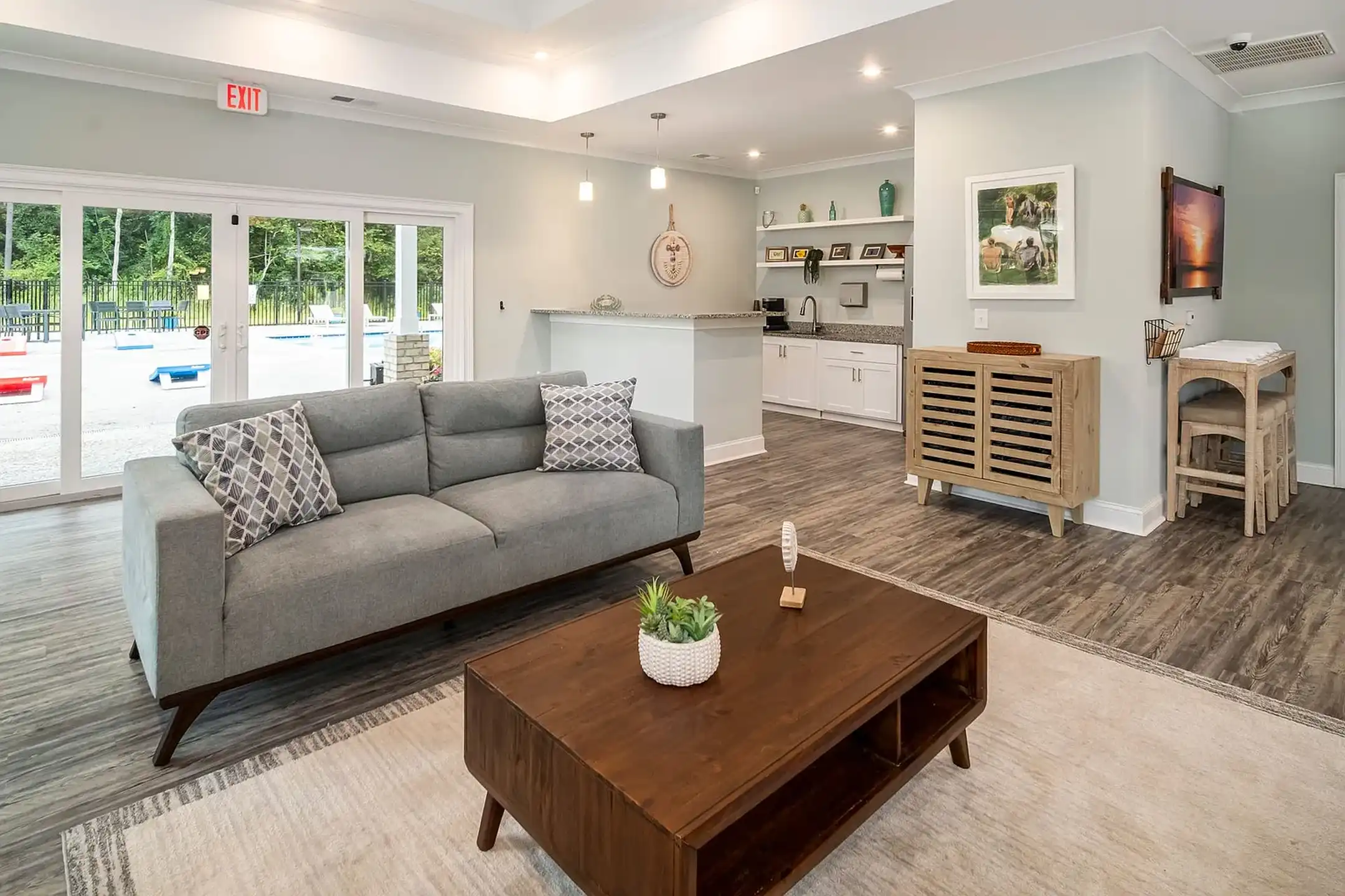 Richmond Place Luxury Apartments - Georgetown, SC 29440 ... - Luxury Apartments In Richmond With A Pet-Friendly Dining Area