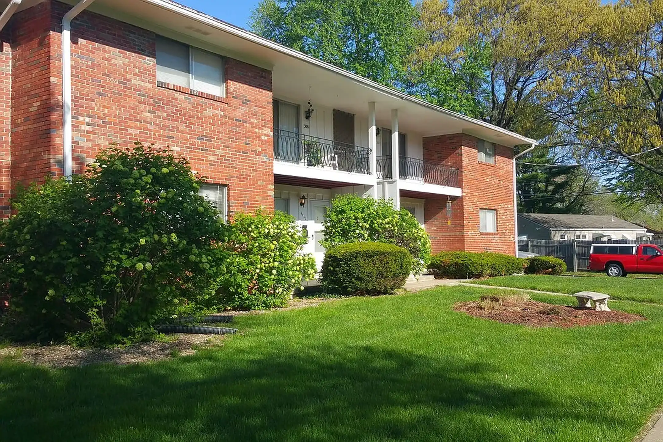 Colonial Gardens Overland Park