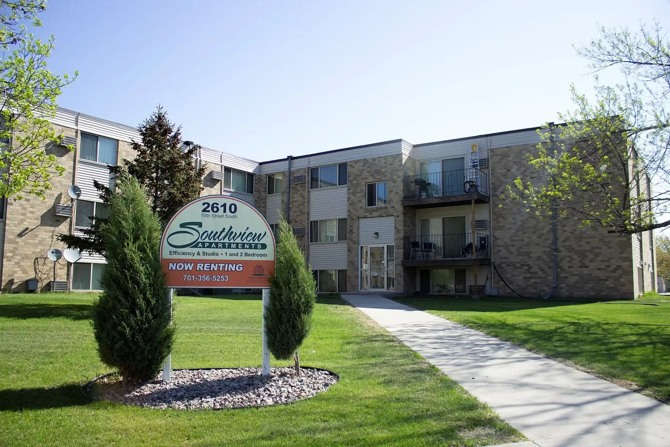 Southview Apartments - Fargo, ND 58103 | ApartmentGuide.com