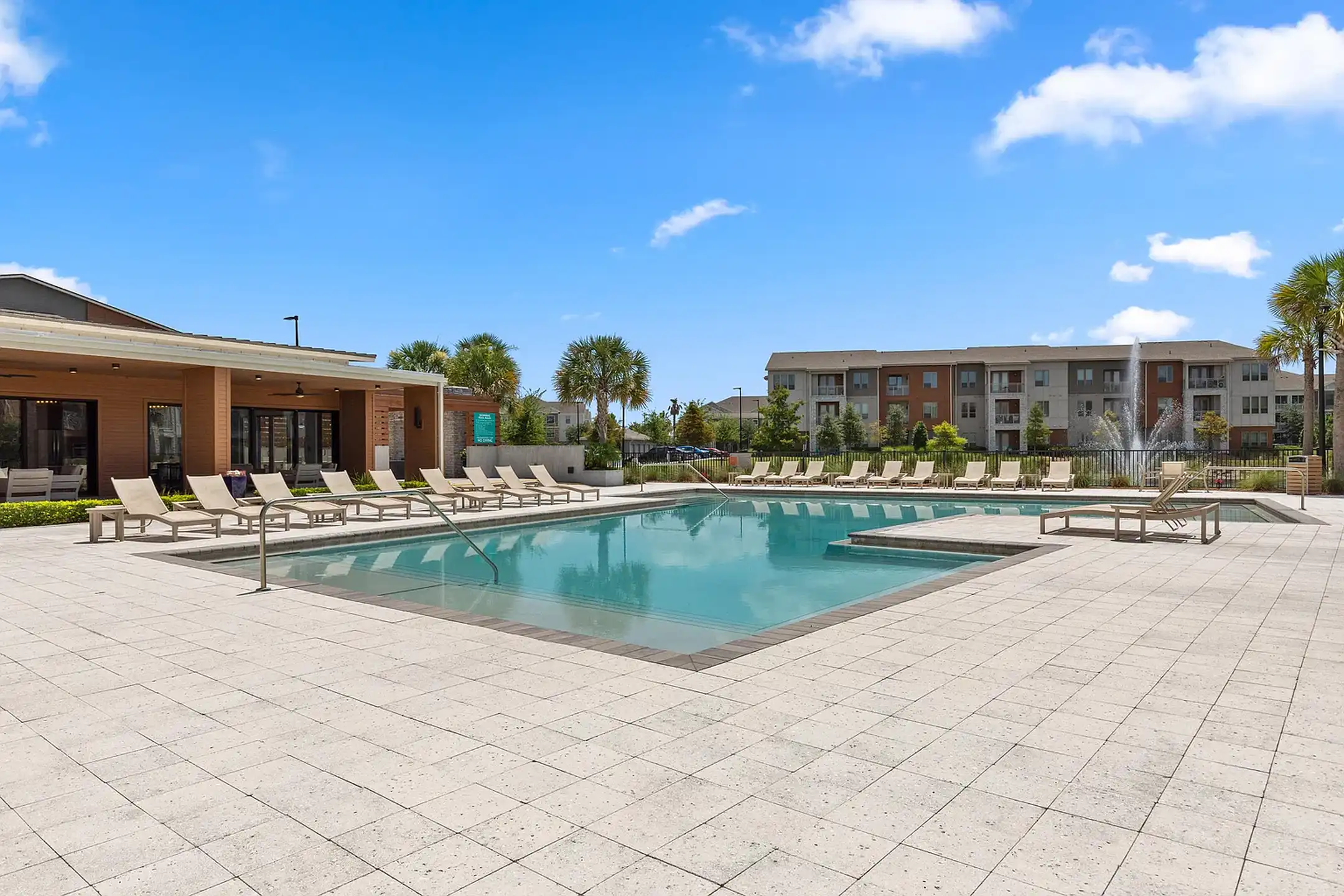 The Point at Town Center - Jacksonville, FL 32256 | ApartmentGuide.com