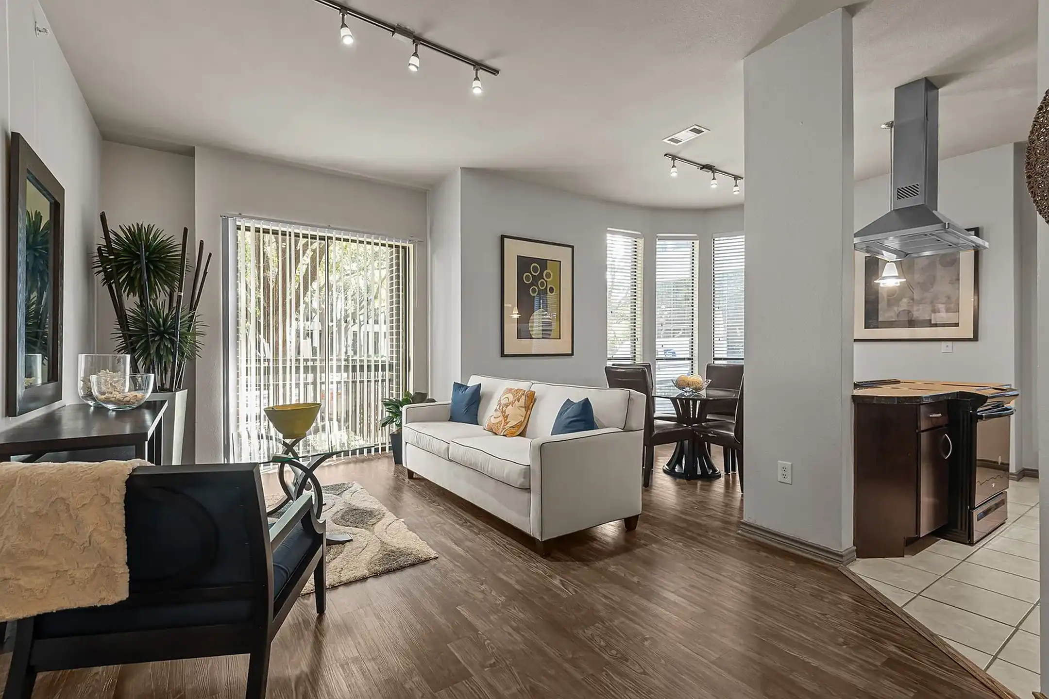 Metropole - Houston, TX 77046 | ApartmentGuide.com