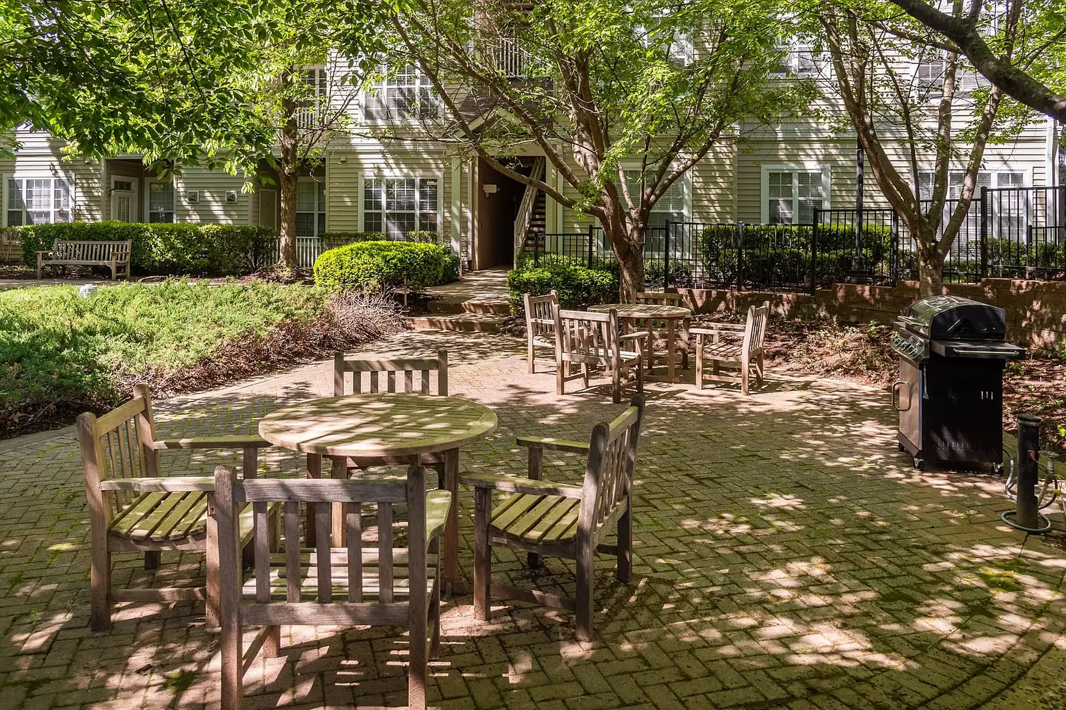 The Villages at Decoverly - Rockville, MD 20850 | ApartmentGuide.com
