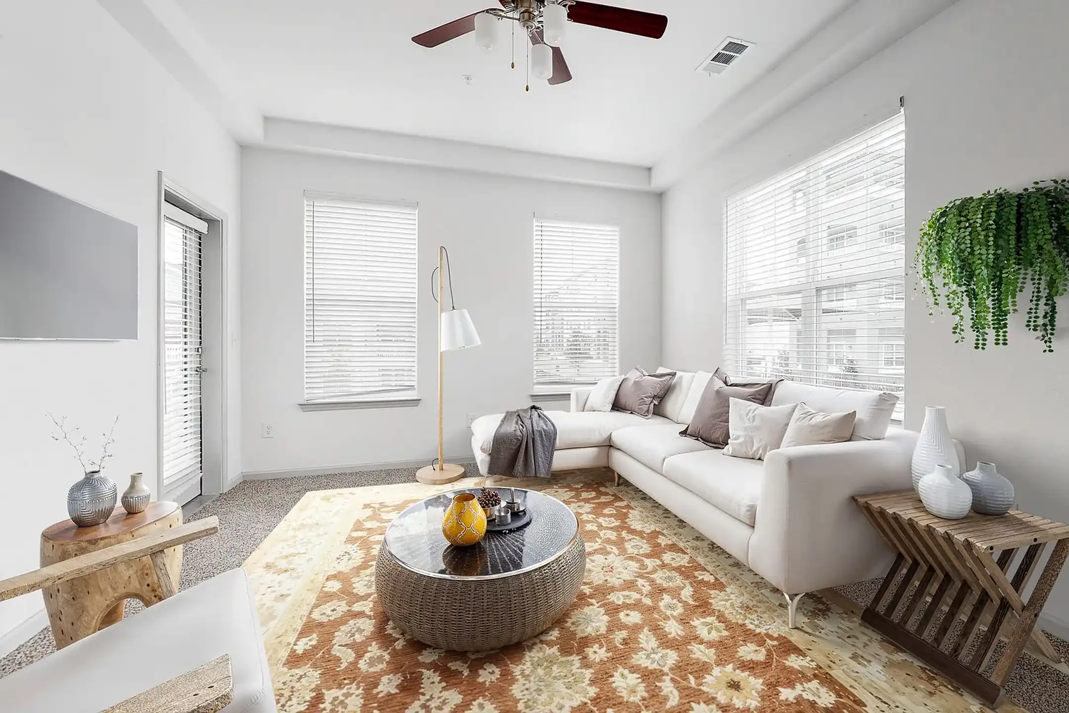 View of Thrive Luxury Apartments - Davenport, FL 33896 | ApartmentGuide.com