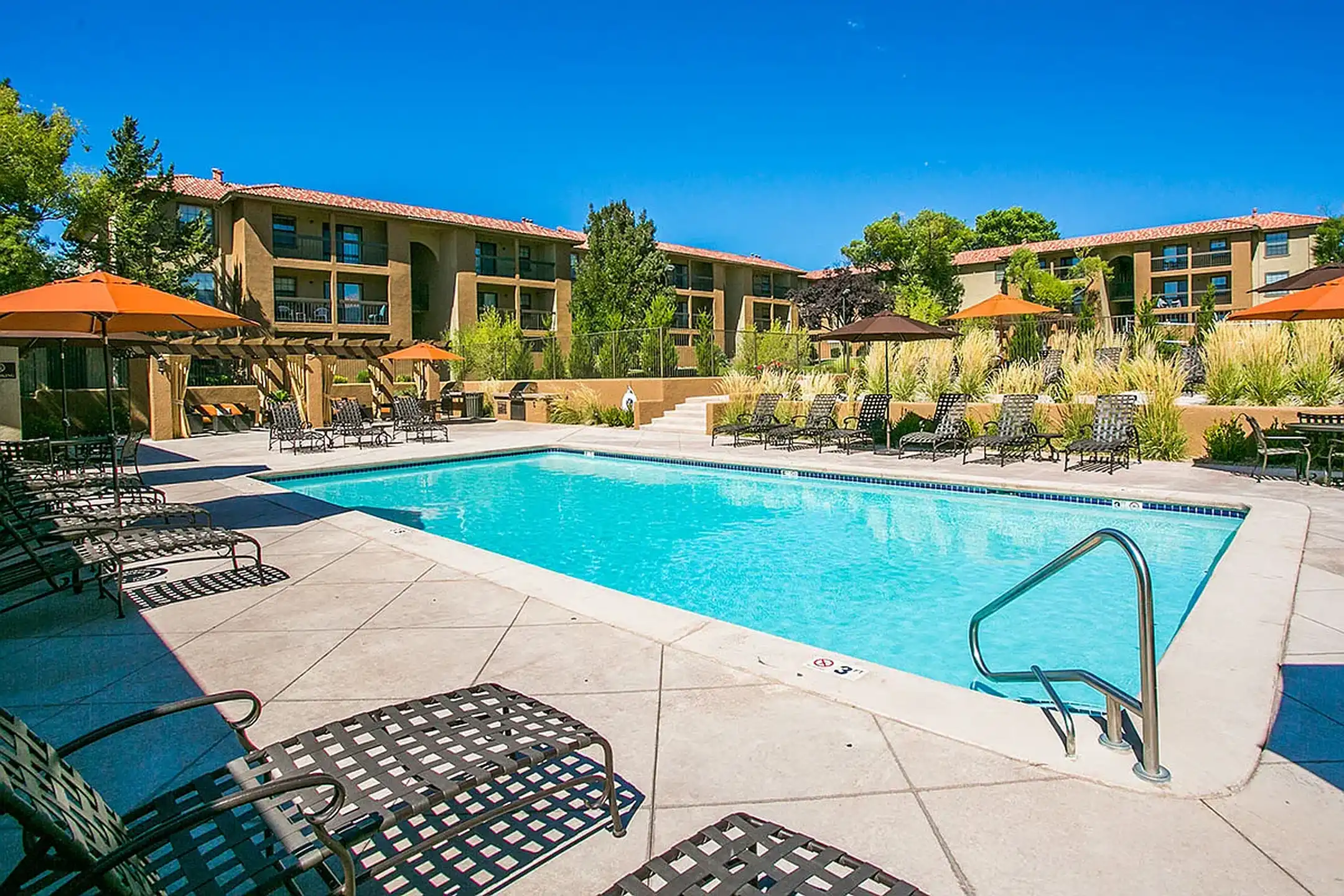 Del Rio Apartments - Albuquerque, NM 87120 | ApartmentGuide.com