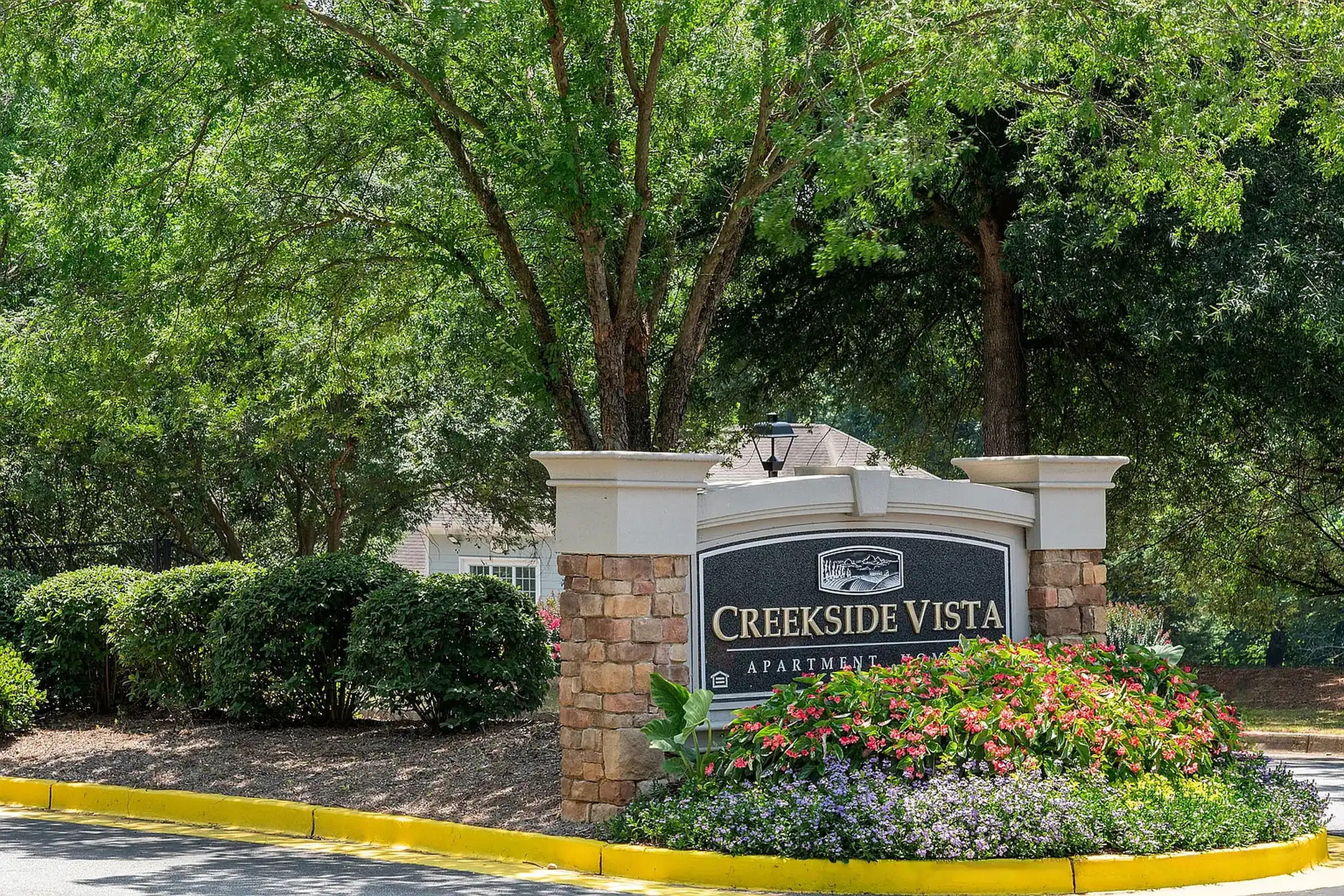 Creekside Vista - Decatur, GA 30034 | ApartmentGuide.com